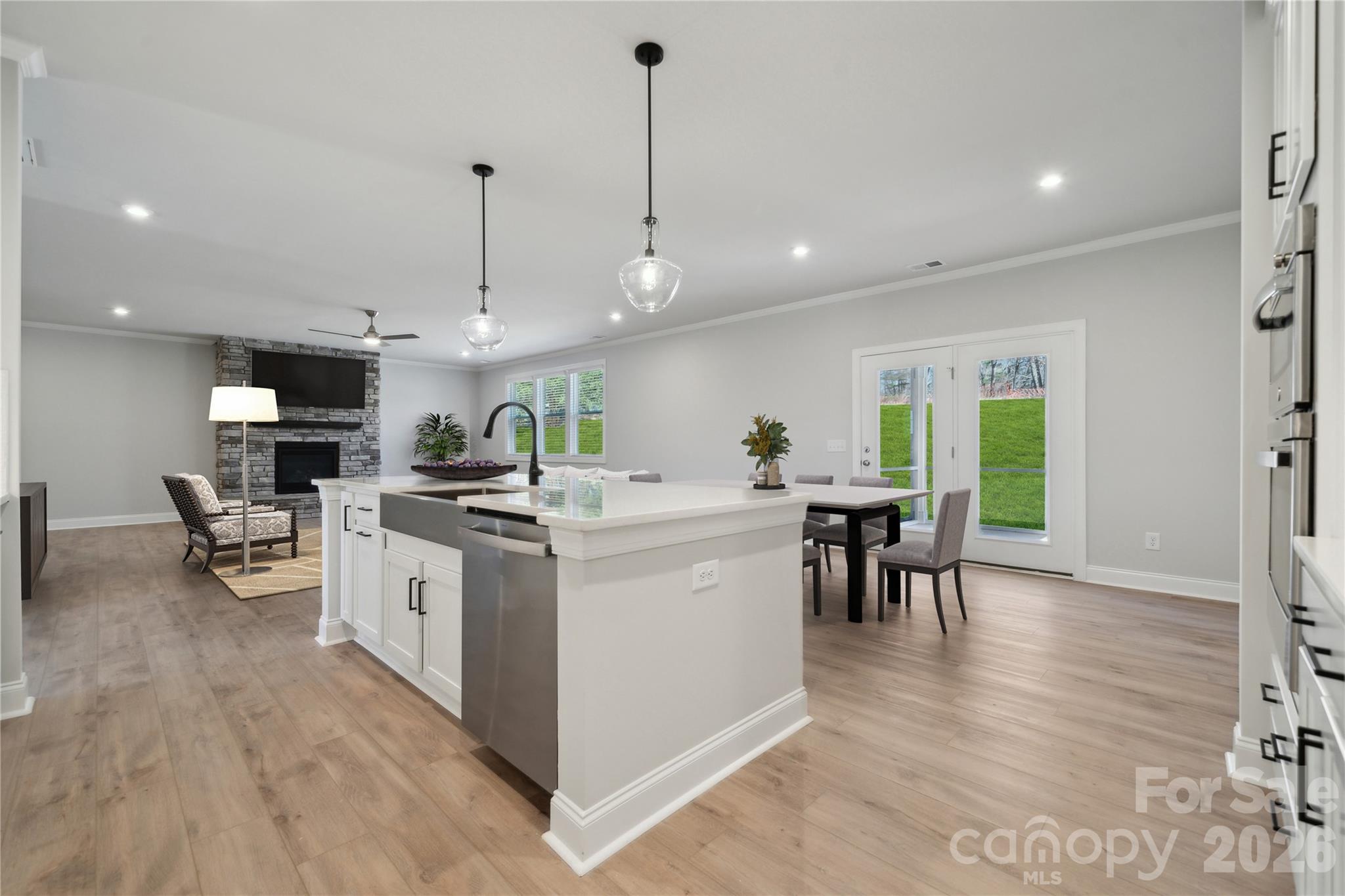 111 Coronado Avenue — Matthews
