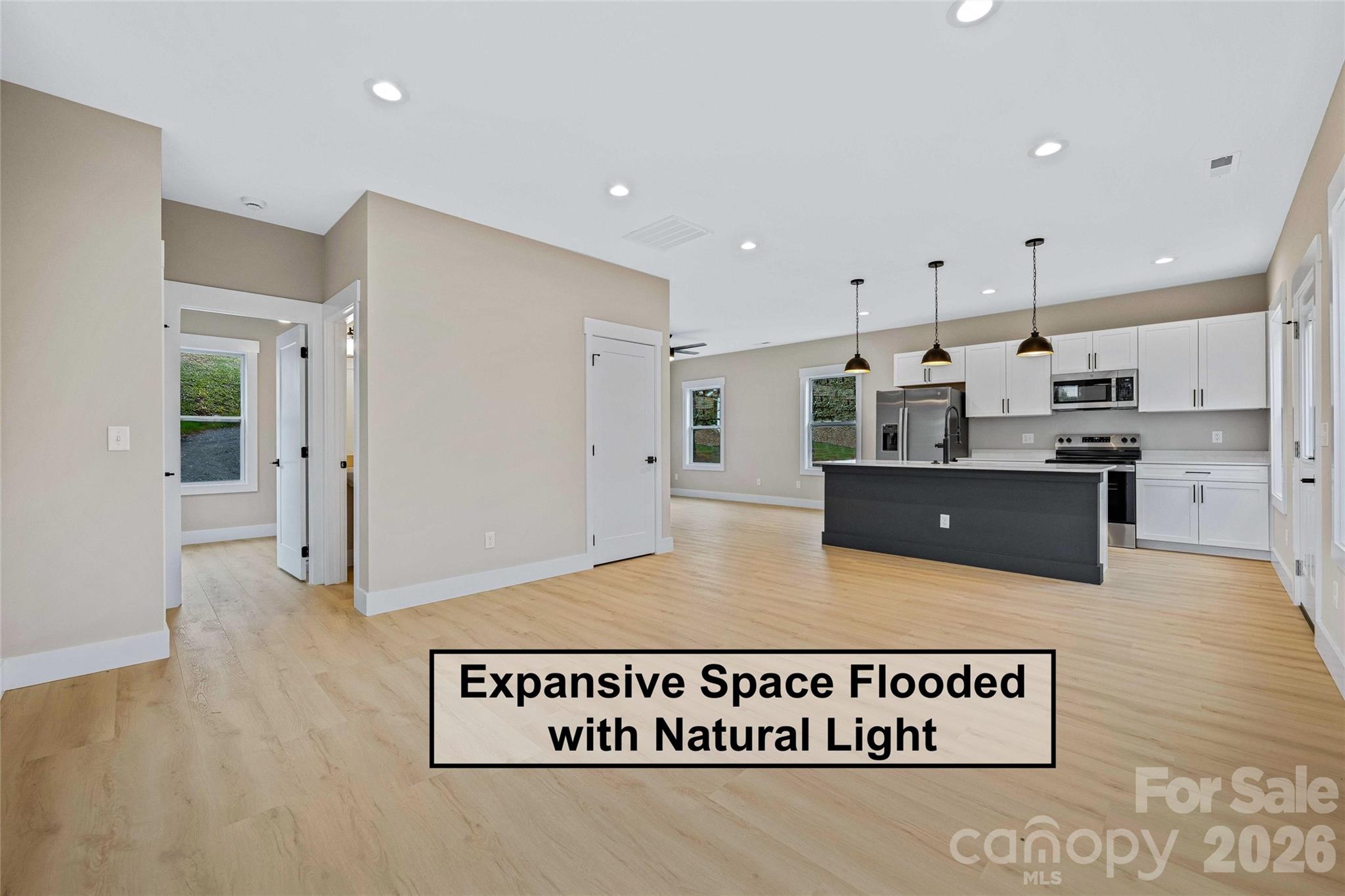 696 Beehive Road — Hendersonville
