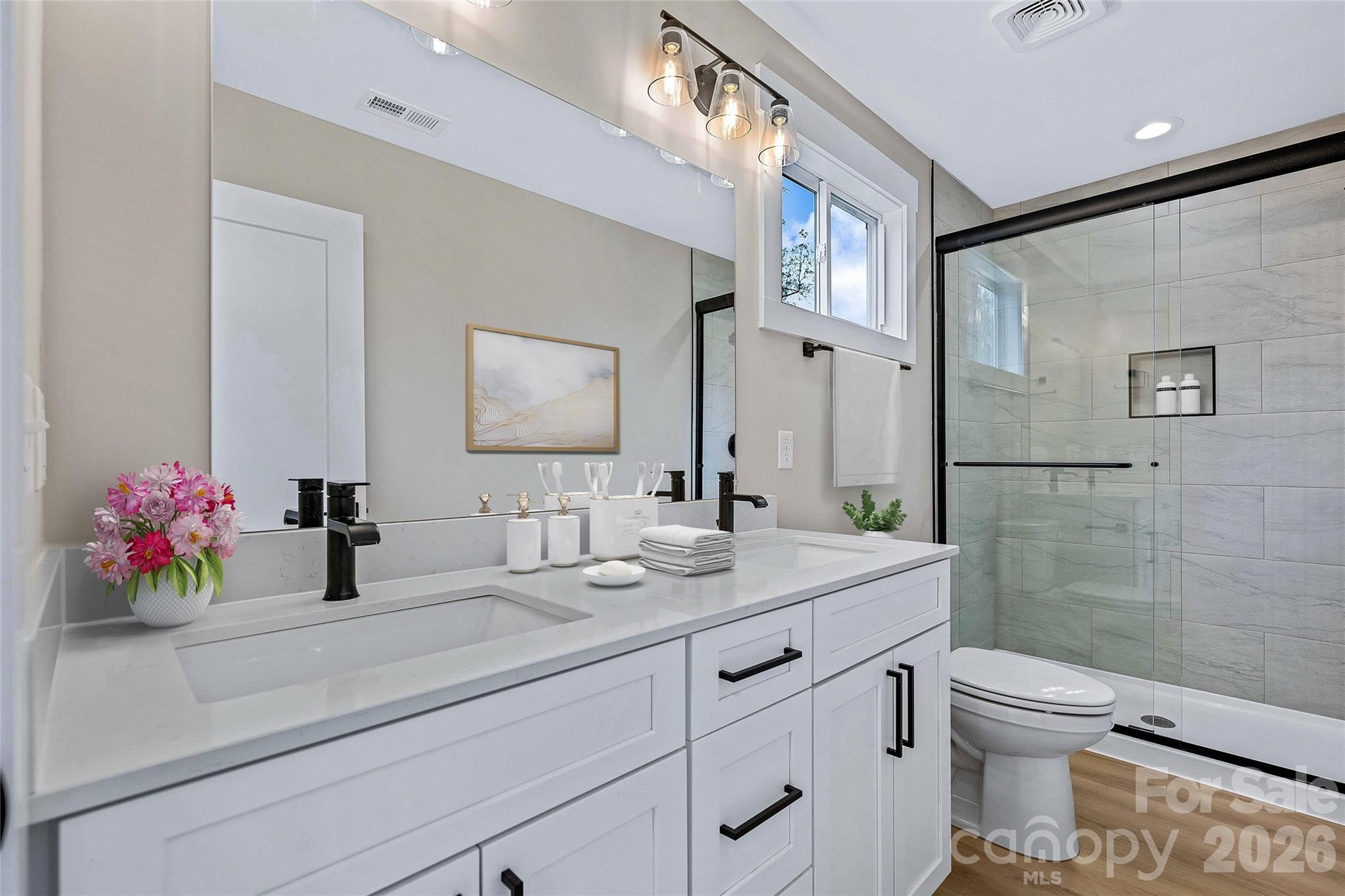 696 Beehive Road — Hendersonville