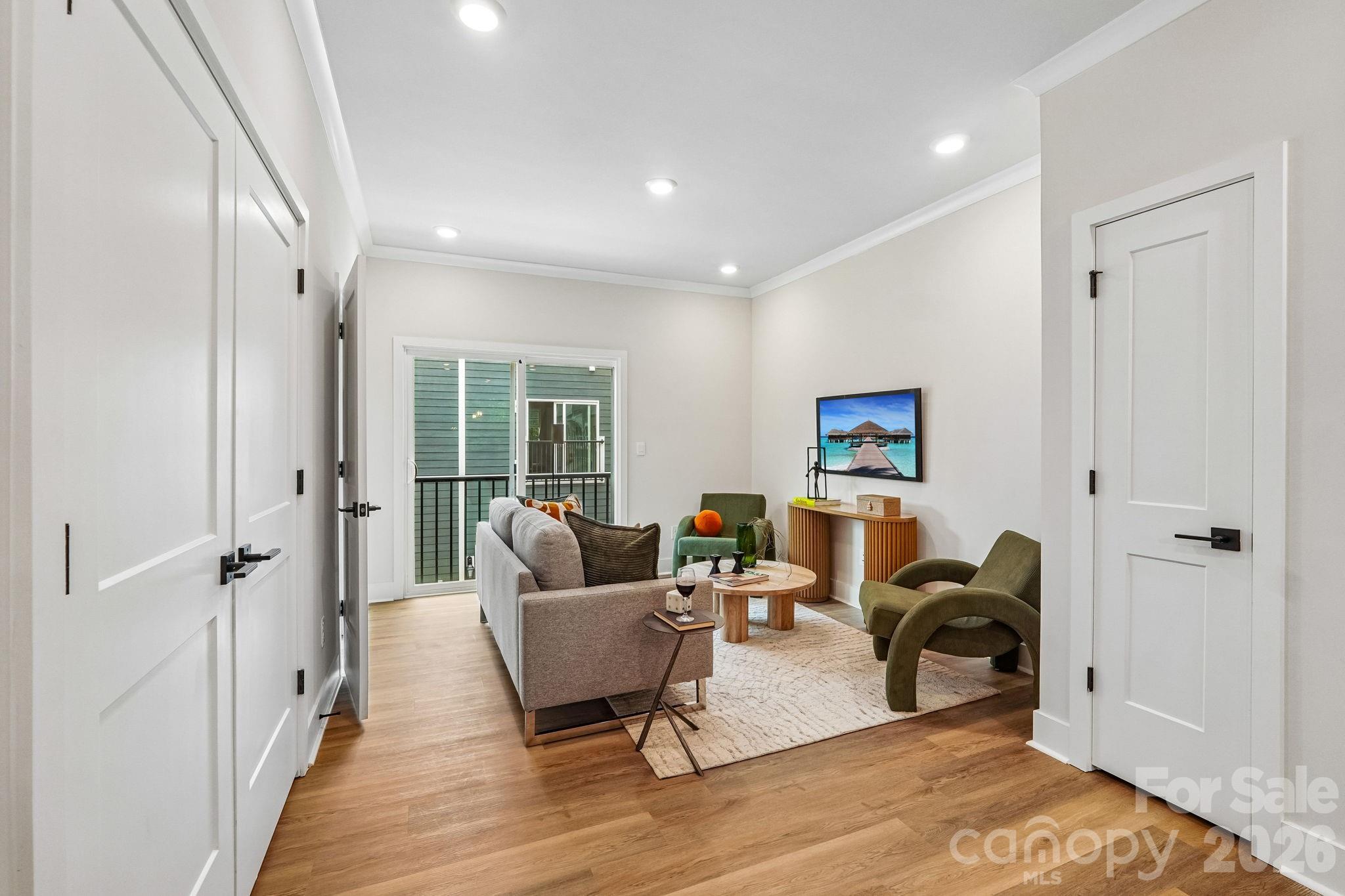 806 Hammers Lane — Charlotte