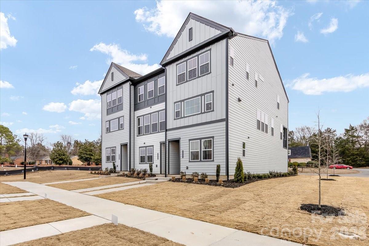 3005 Circles End — Charlotte