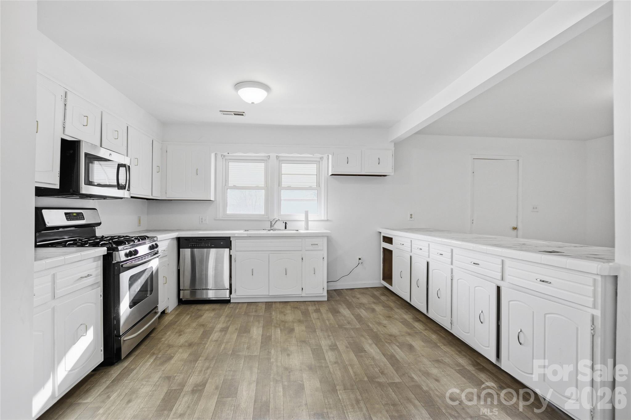 213 Jewel Street — Chester