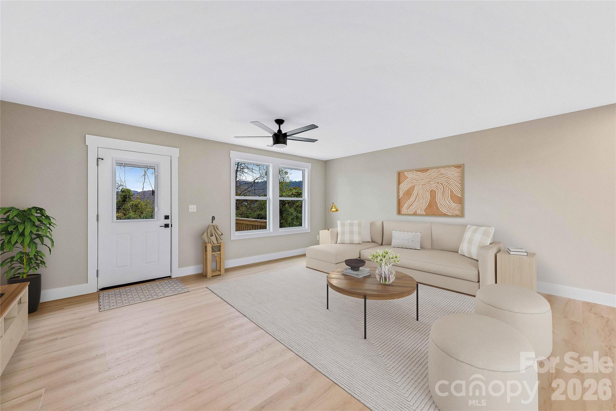 662 Beehive Road — Hendersonville