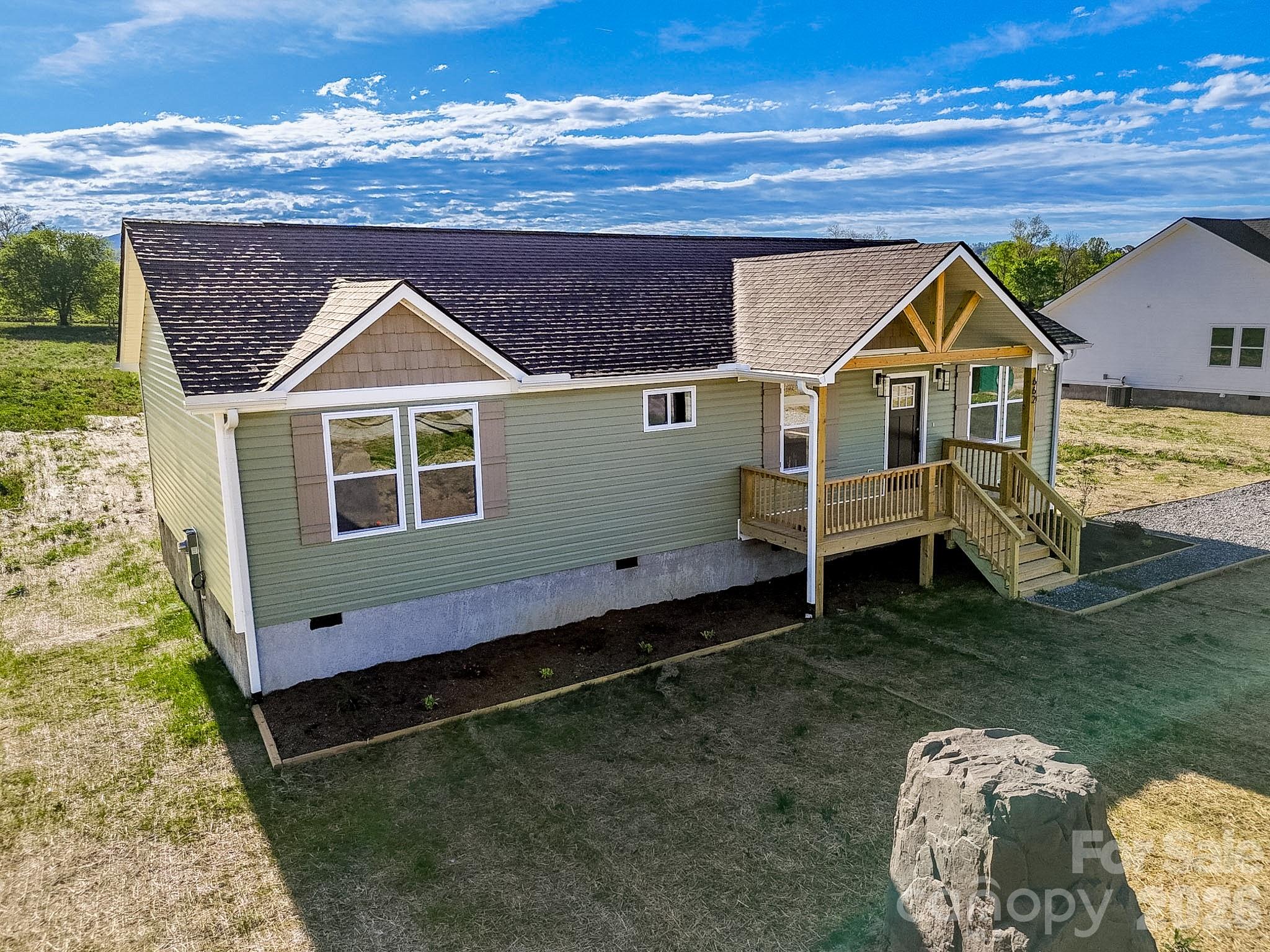 662 Beehive Road — Hendersonville