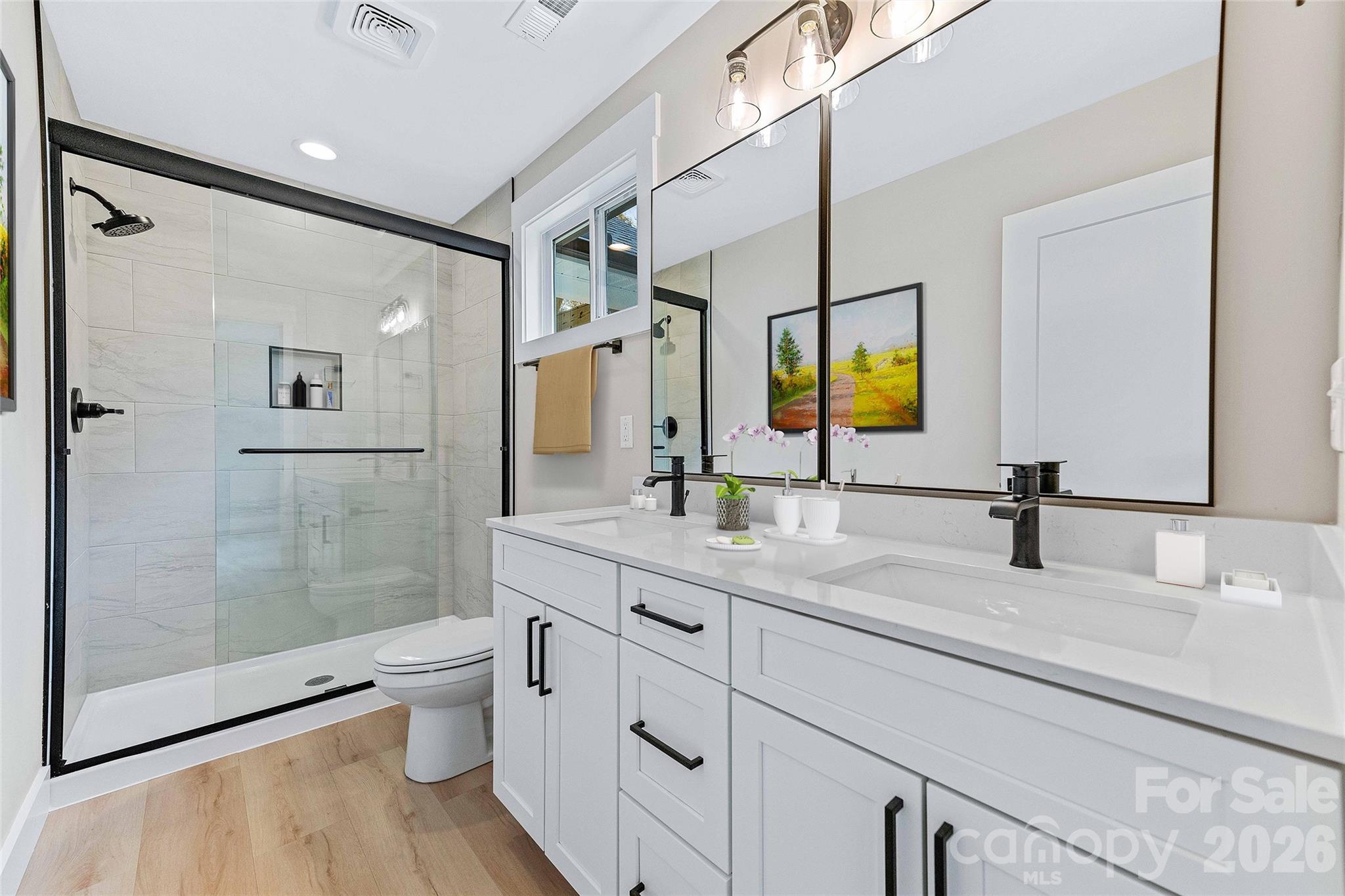 662 Beehive Road — Hendersonville