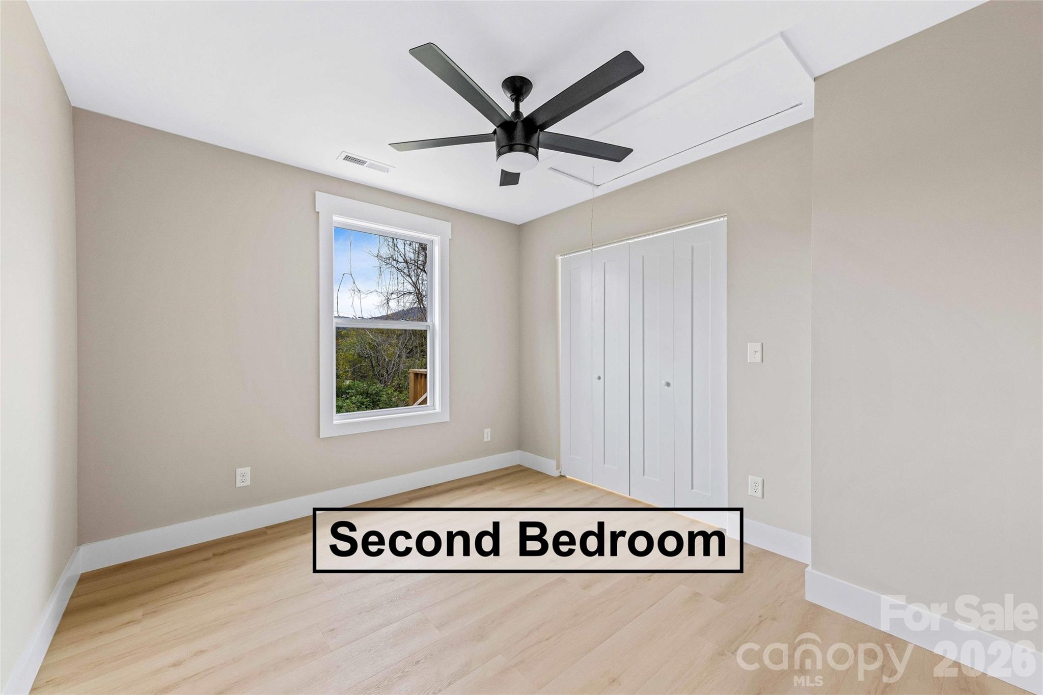 662 Beehive Road — Hendersonville
