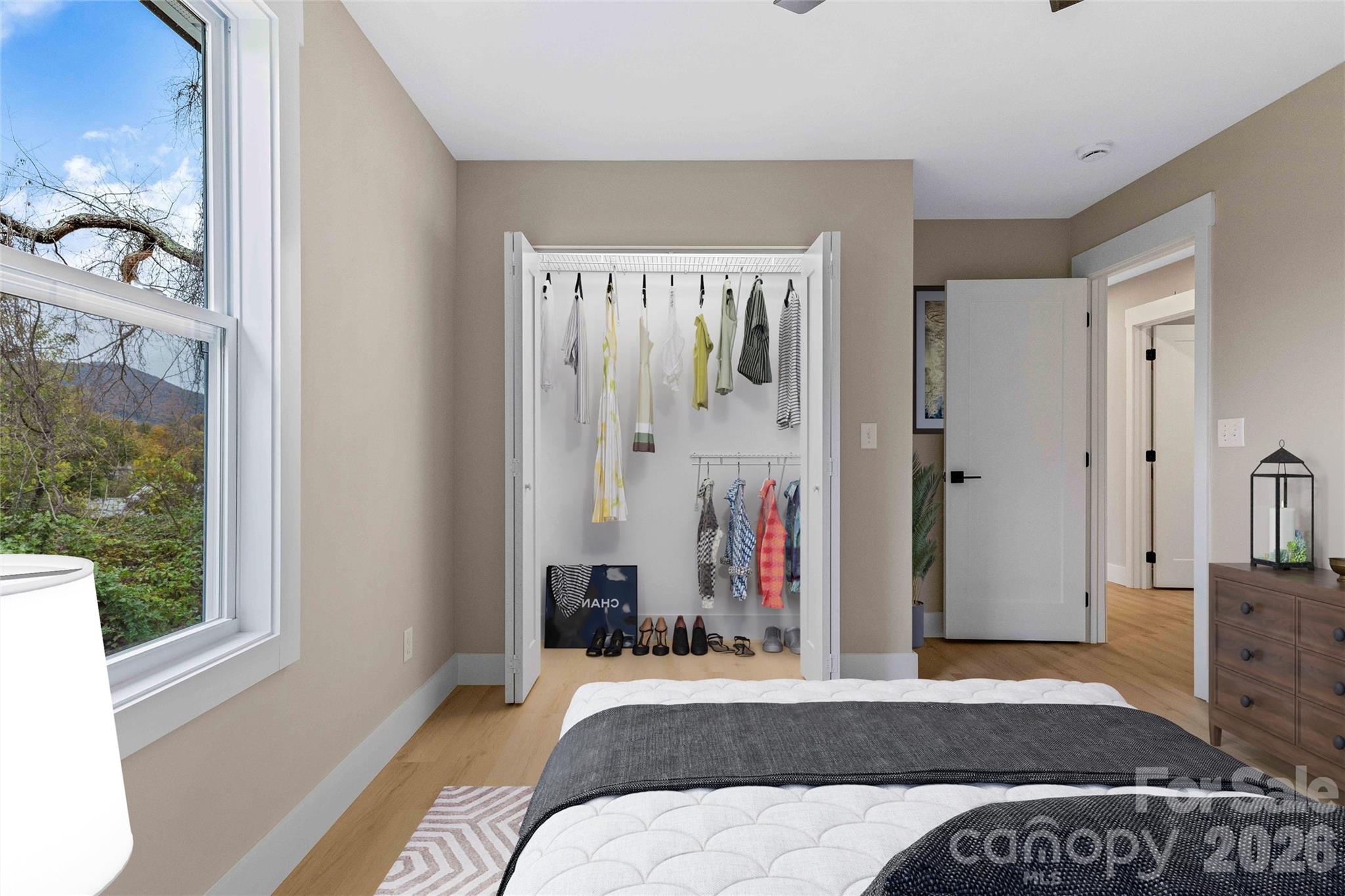 662 Beehive Road — Hendersonville