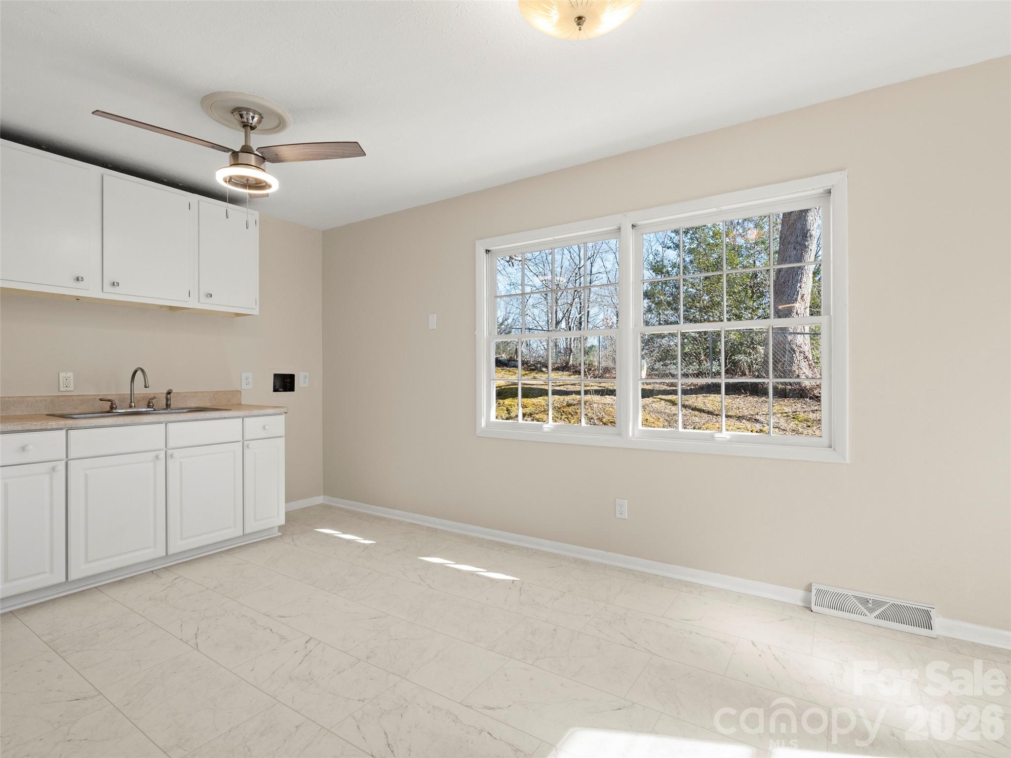 76 Maple Springs Road — Asheville