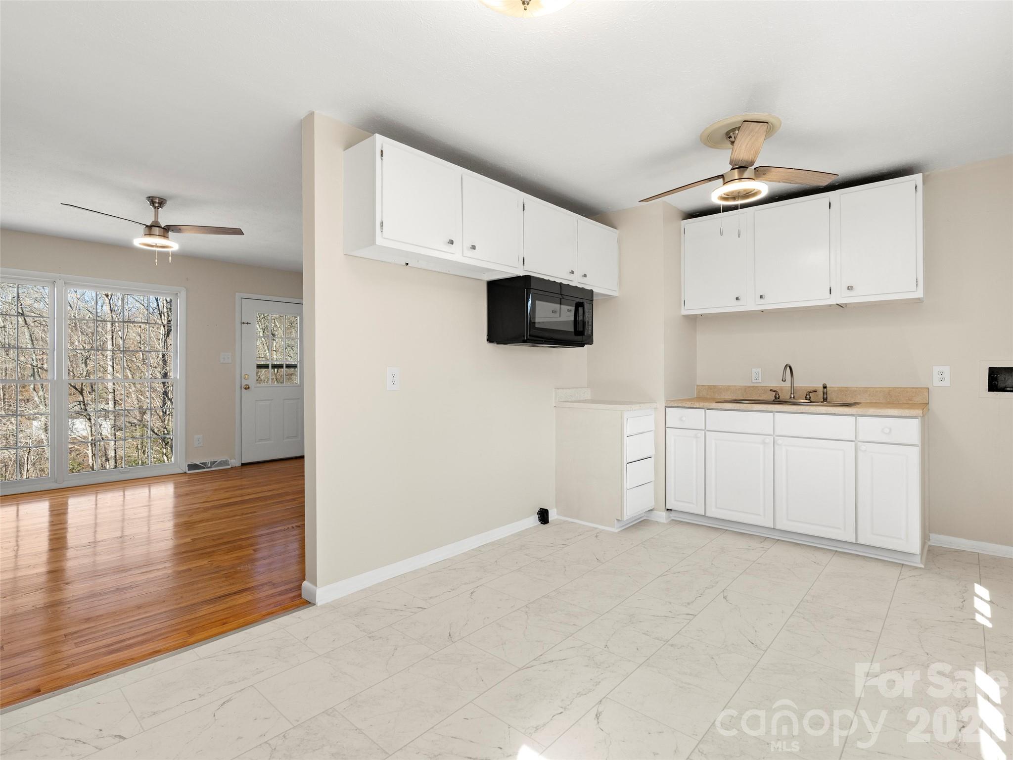 76 Maple Springs Road — Asheville