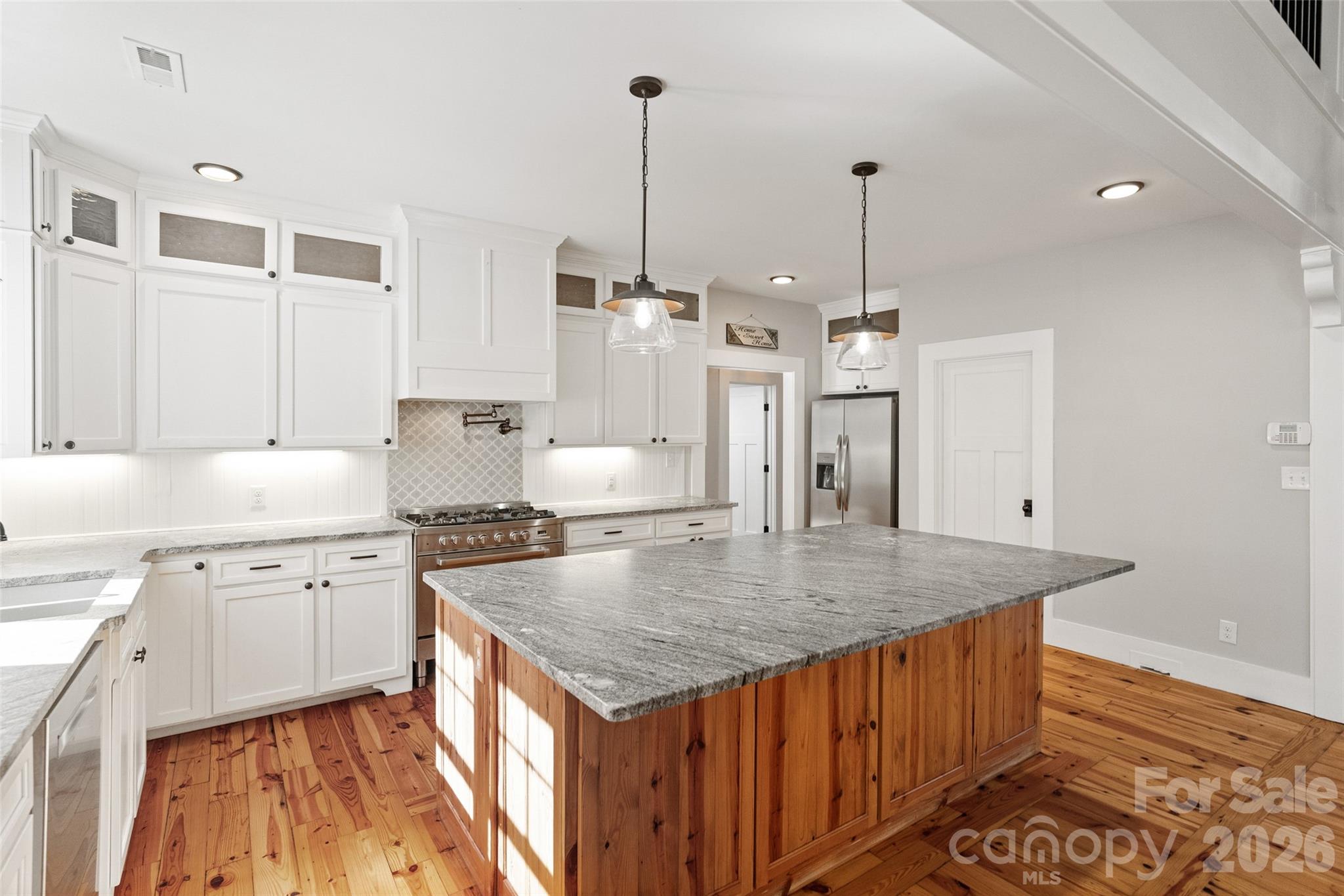 2370 Killian Road — Edgemoor