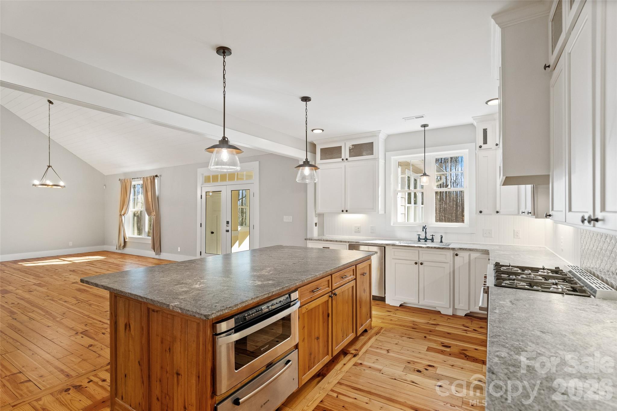 2370 Killian Road — Edgemoor