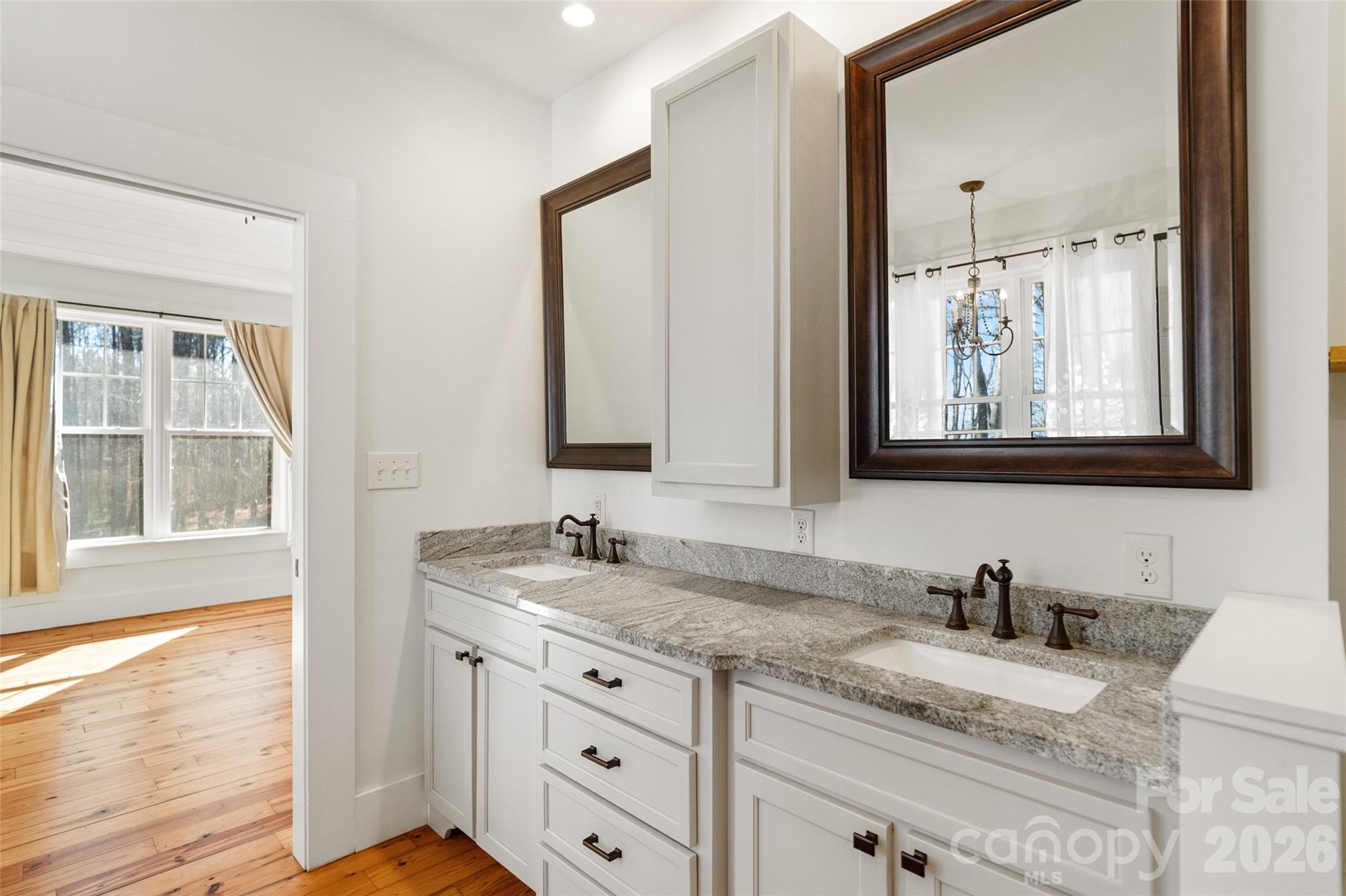 2370 Killian Road — Edgemoor
