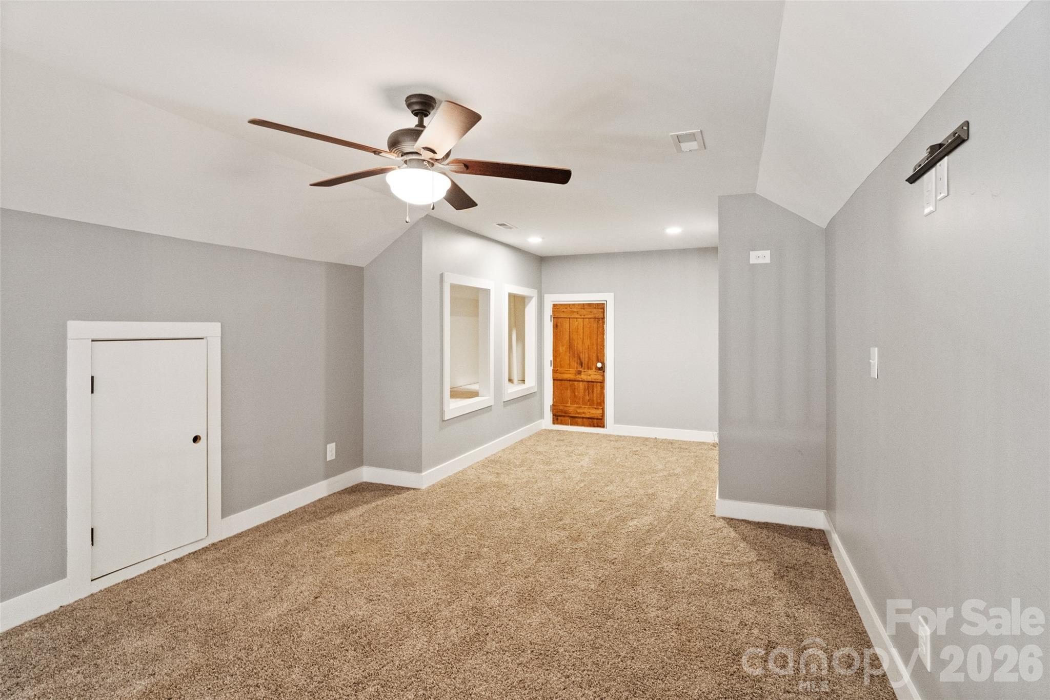 2370 Killian Road — Edgemoor