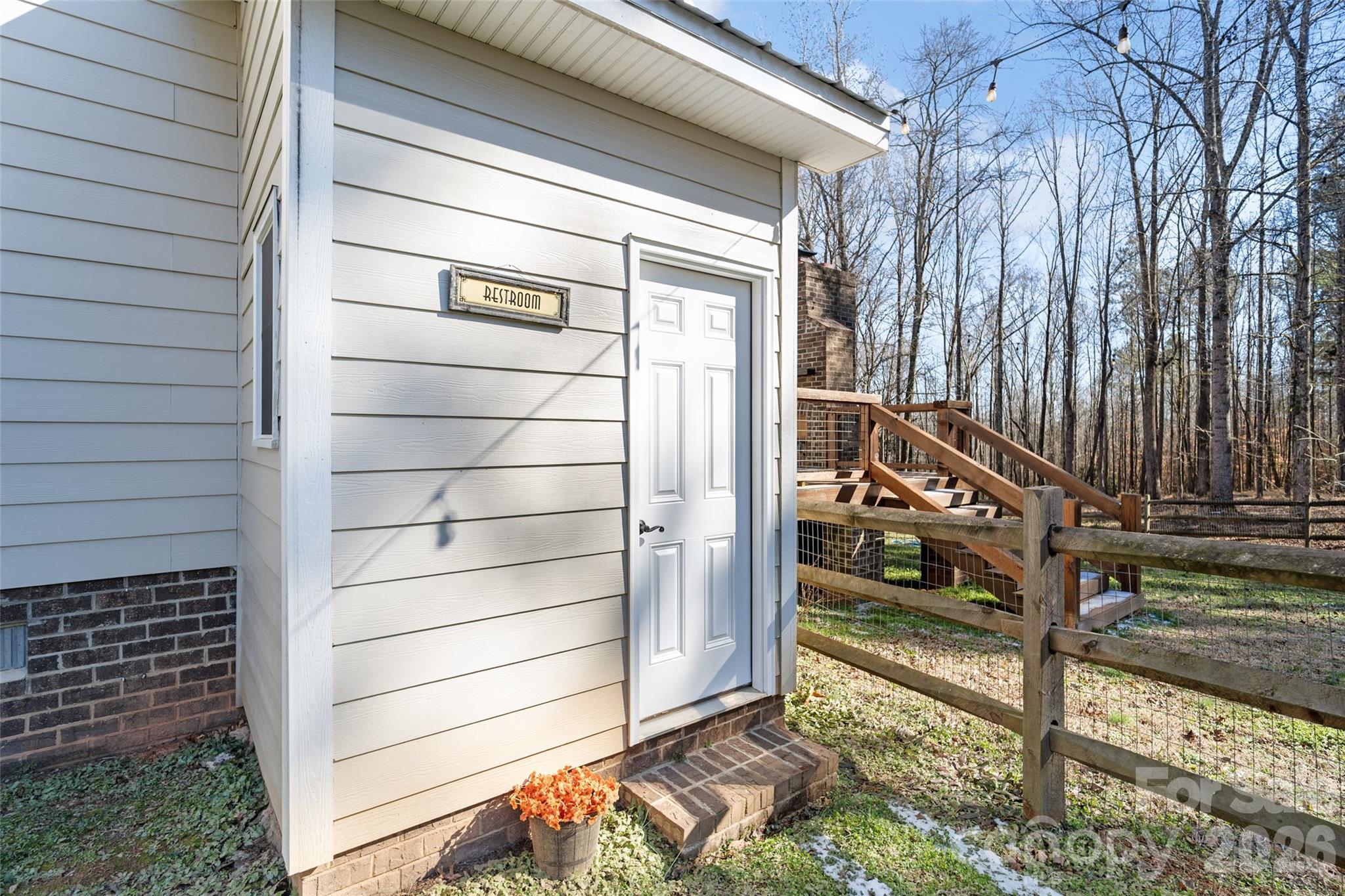 2370 Killian Road — Edgemoor