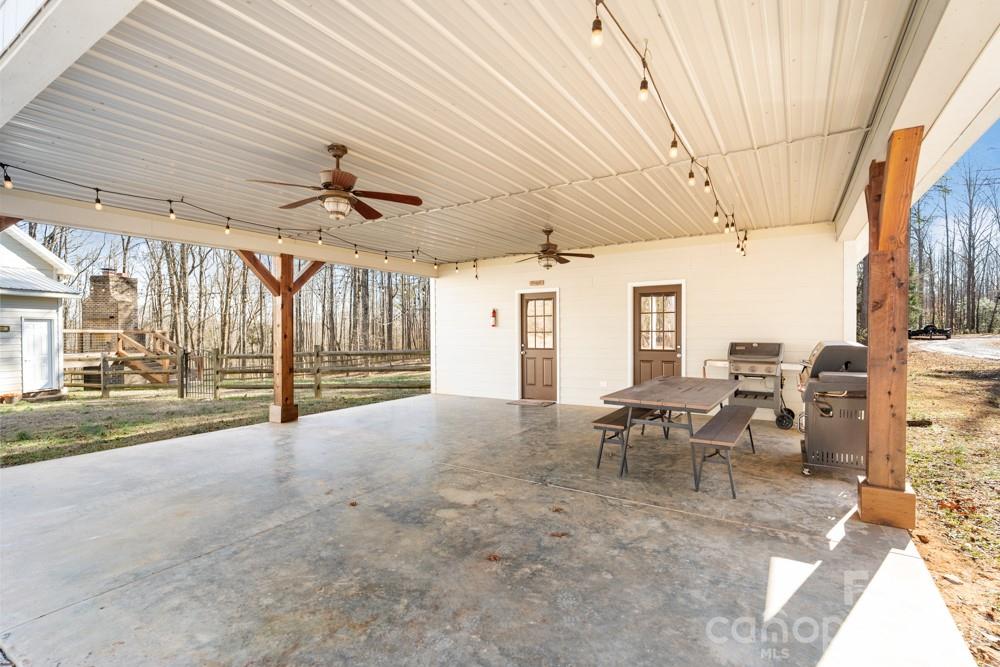 2370 Killian Road — Edgemoor