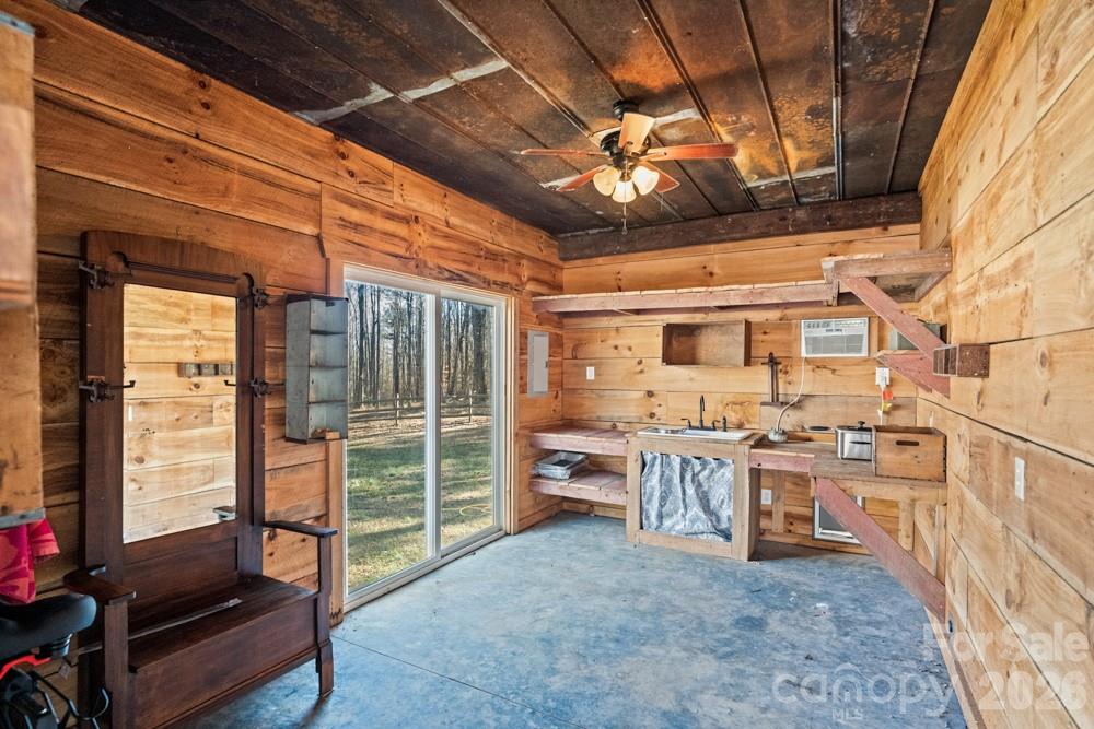 2370 Killian Road — Edgemoor