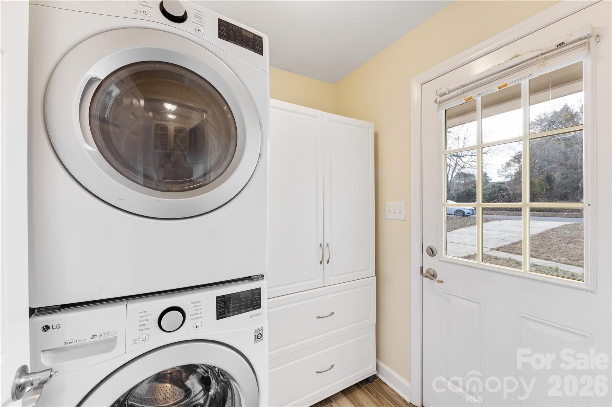 2240 Lawton Bluff Road — Charlotte