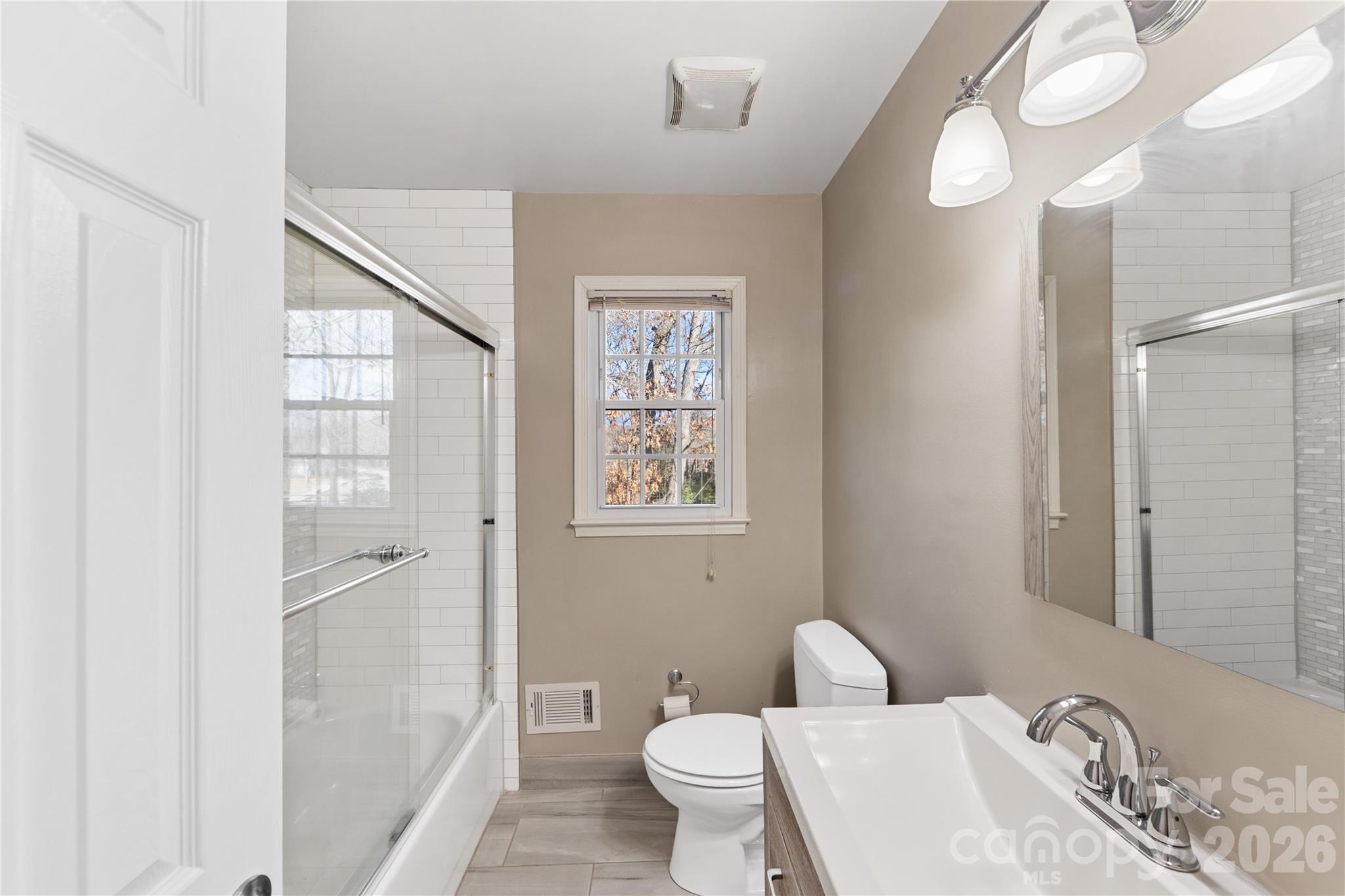 2240 Lawton Bluff Road — Charlotte