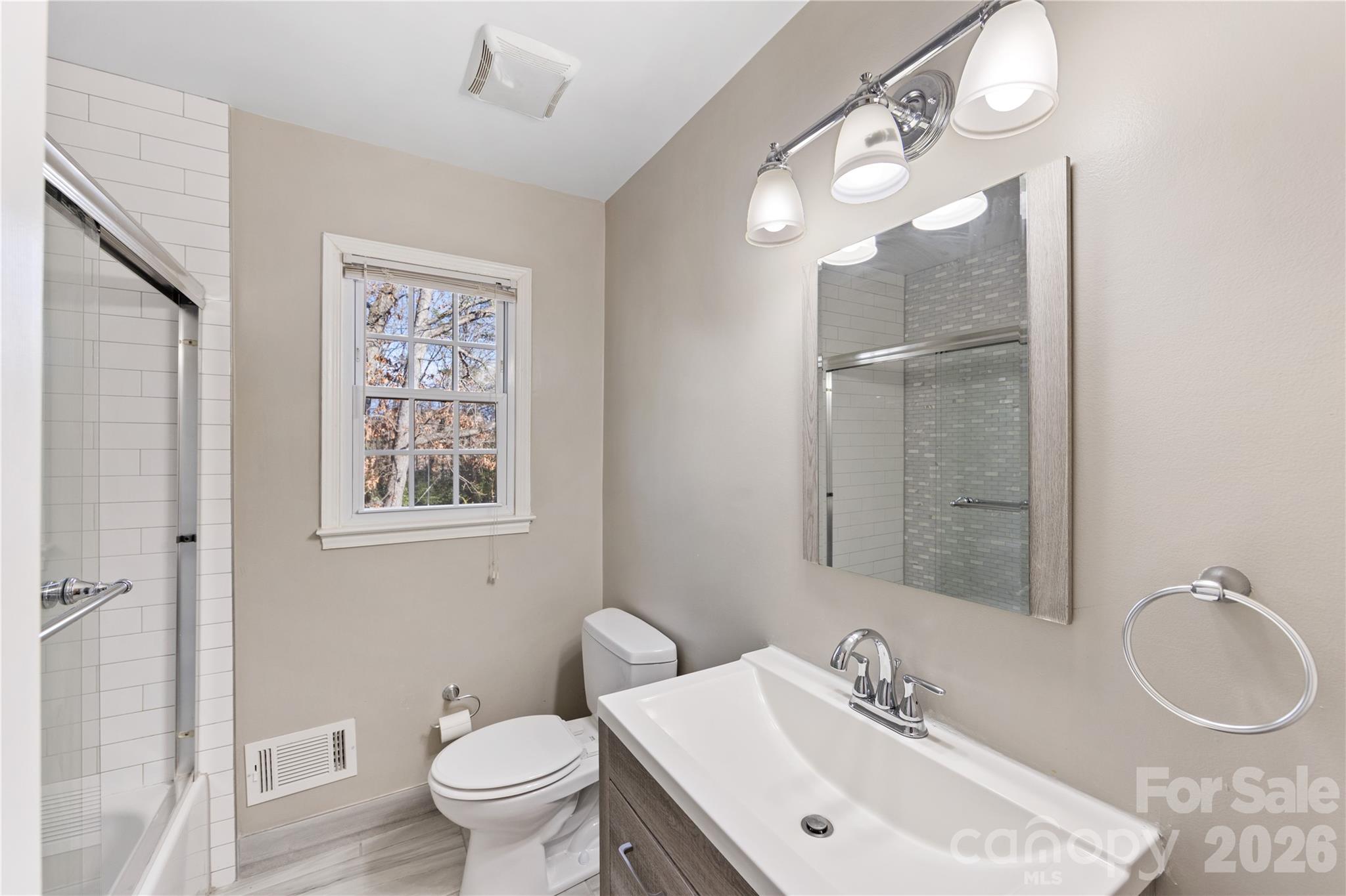 2240 Lawton Bluff Road — Charlotte