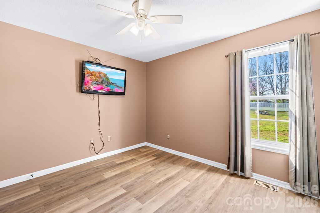 105 Laura Court — Cherryville
