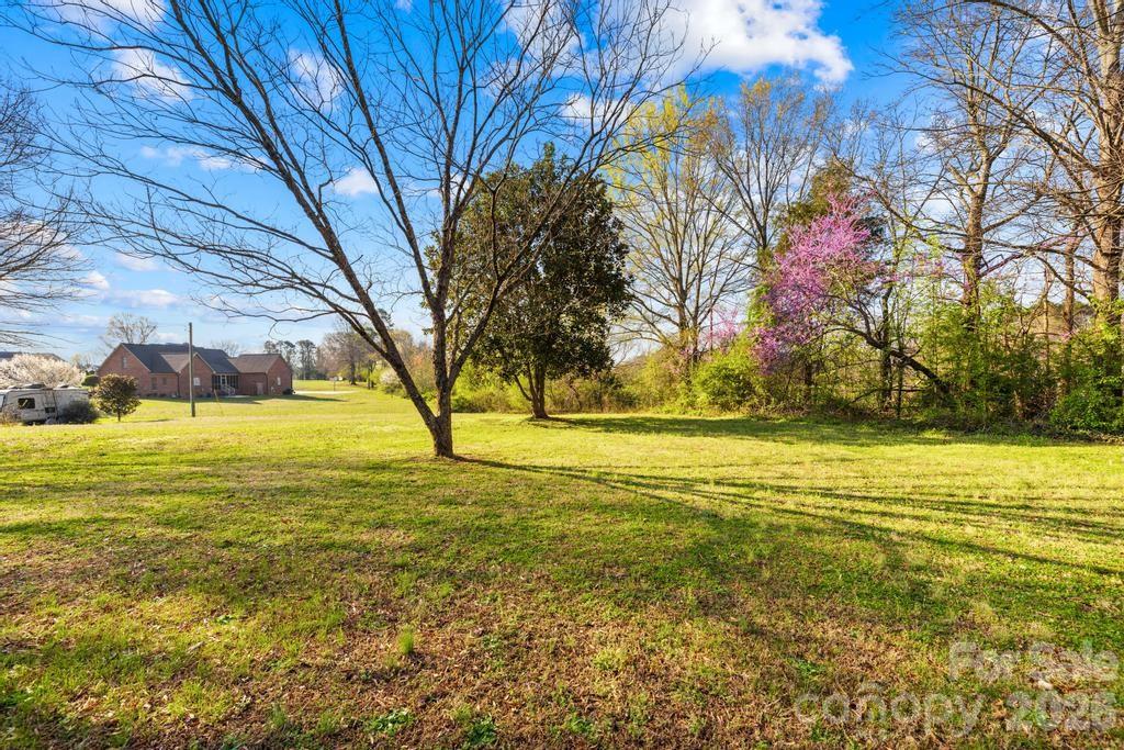 105 Laura Court — Cherryville