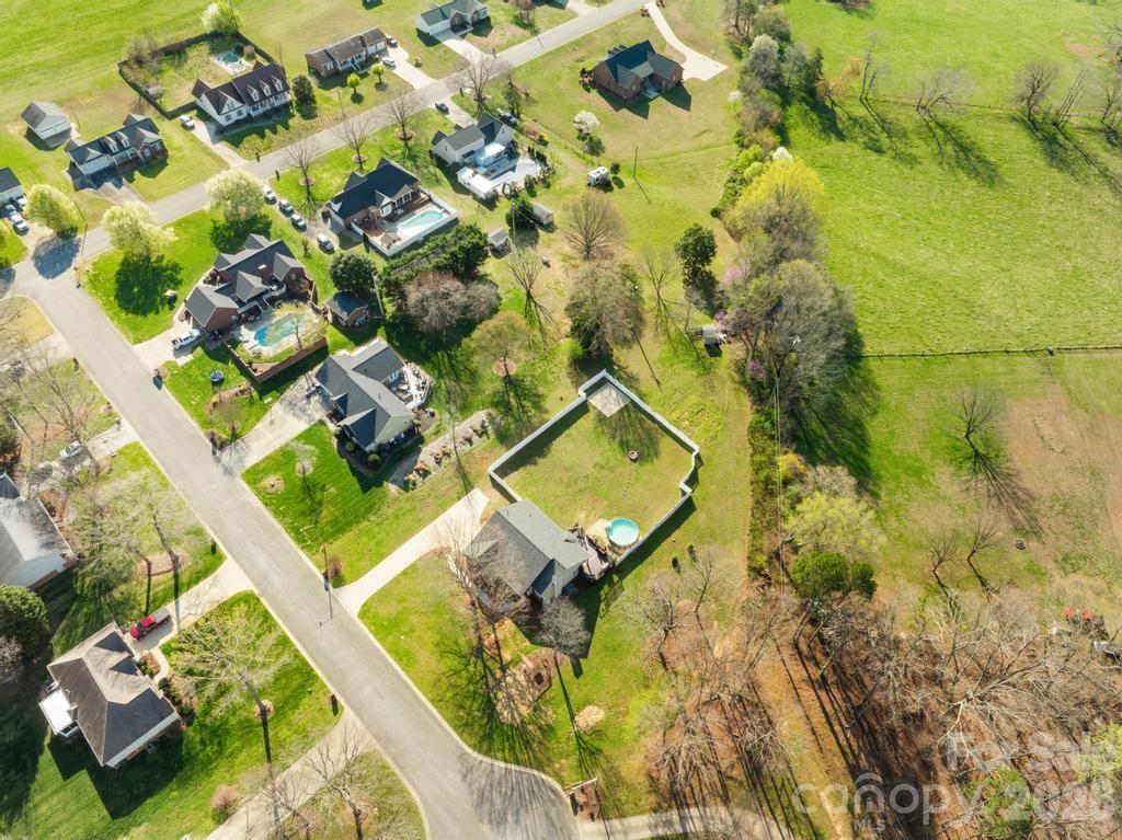 105 Laura Court — Cherryville