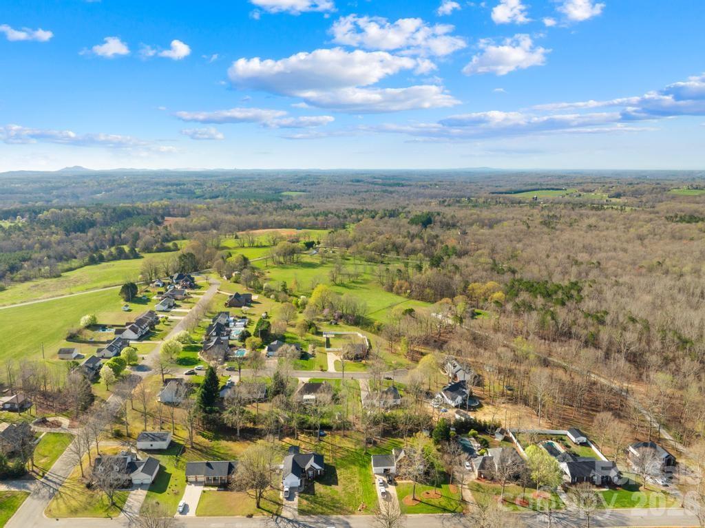 105 Laura Court — Cherryville