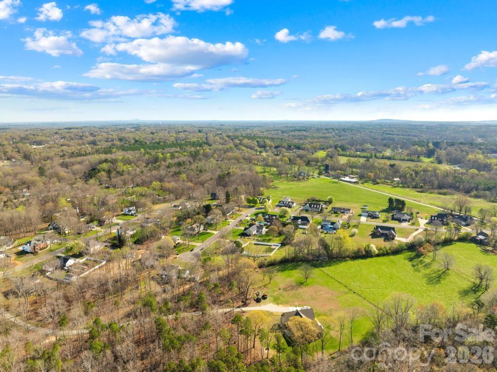 105 Laura Court — Cherryville