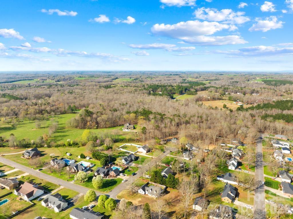 105 Laura Court — Cherryville