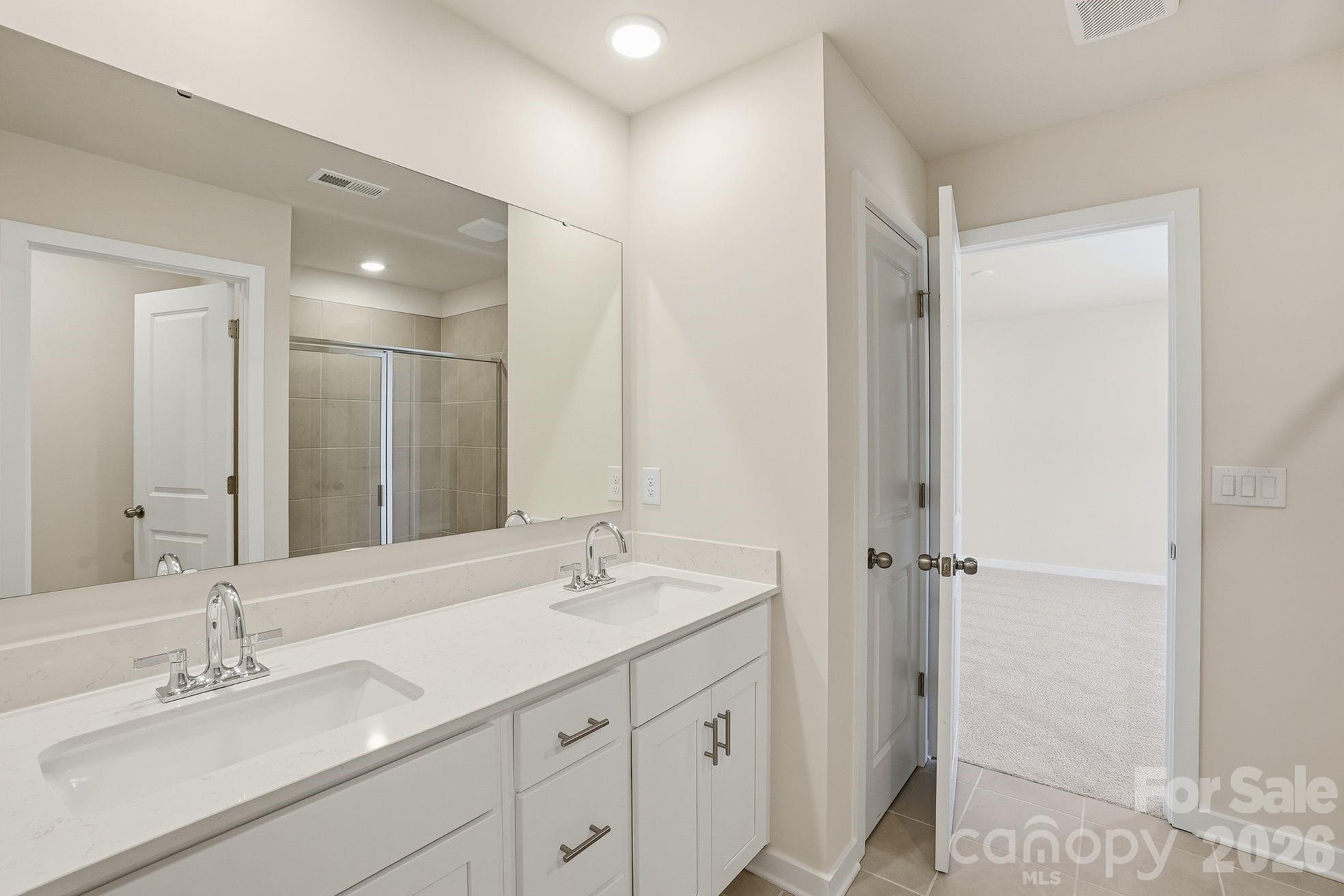 231 Bezelle Avenue — York
