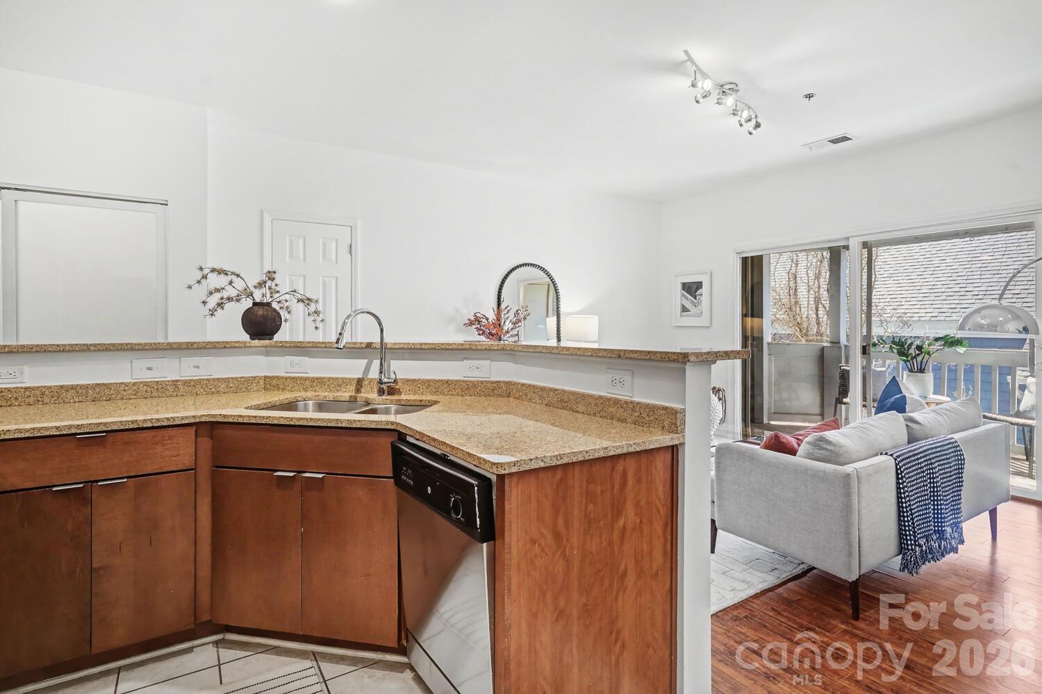 525 N Graham Street #3B — Charlotte