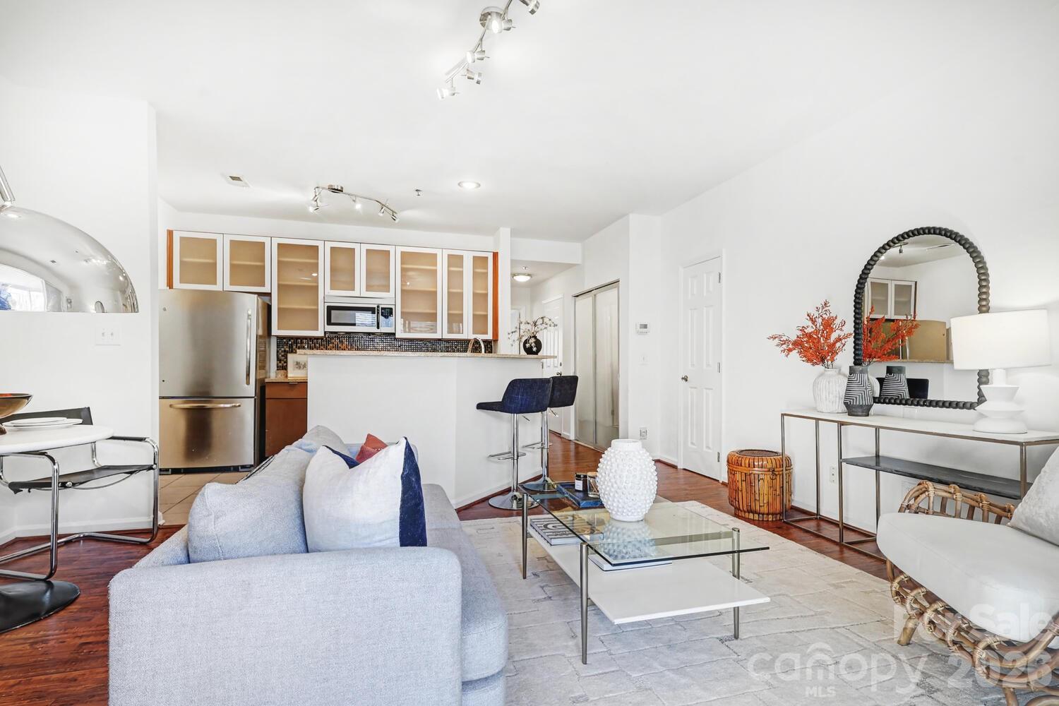 525 N Graham Street #3B — Charlotte