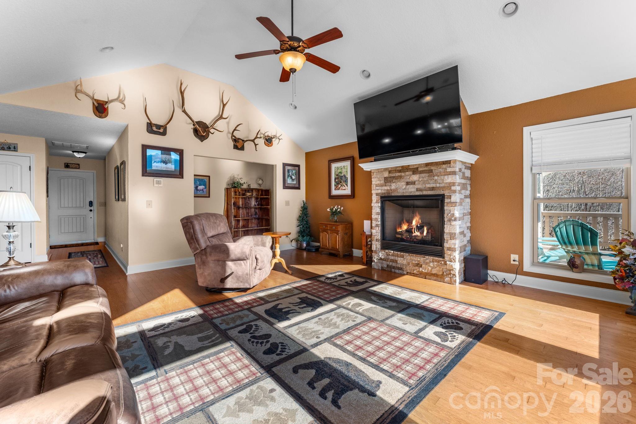 790 Moonlight Trail — Bryson City