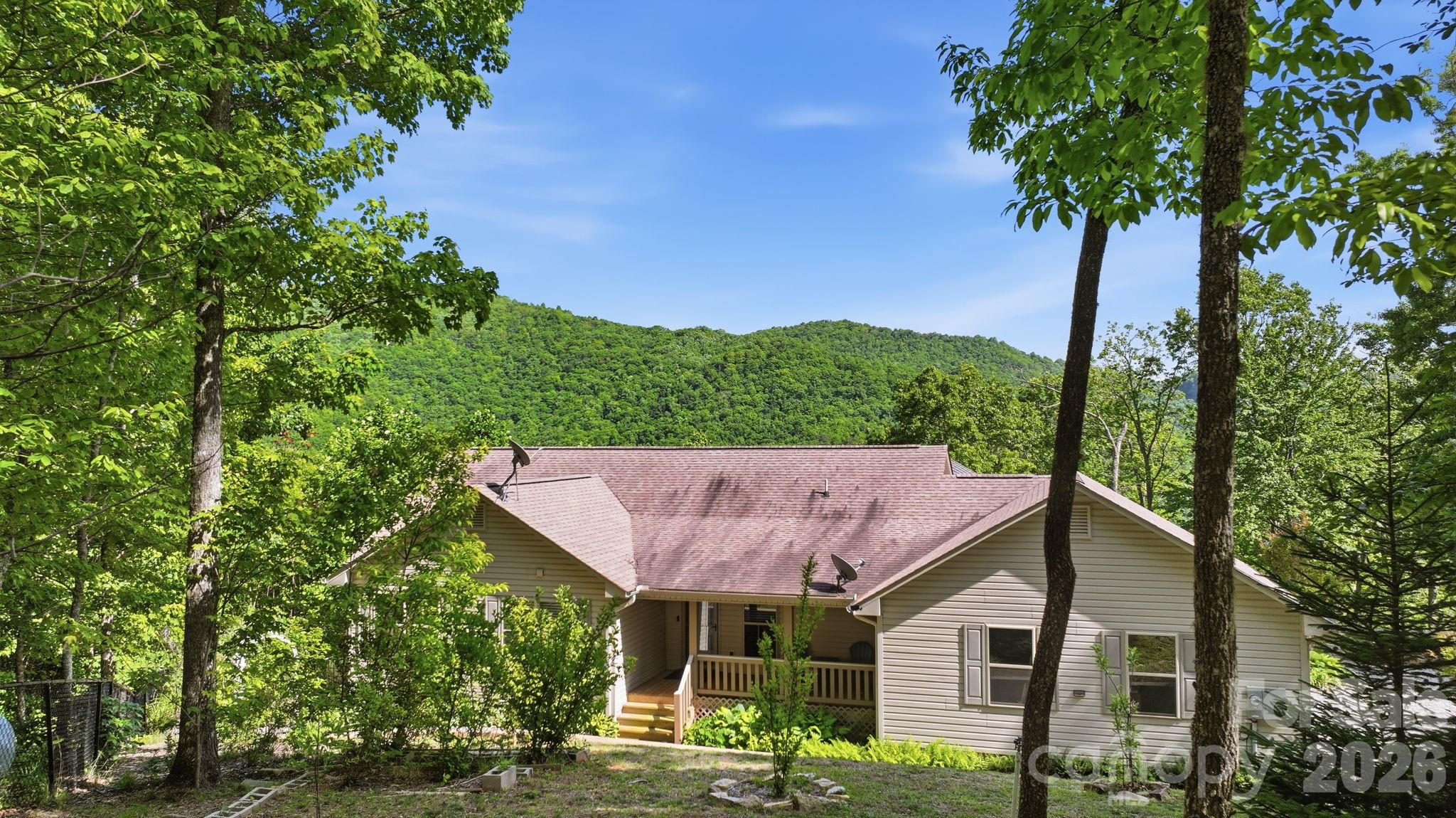 790 Moonlight Trail — Bryson City