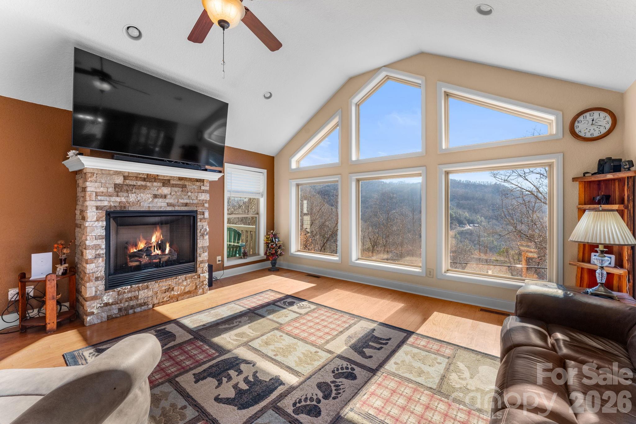 790 Moonlight Trail — Bryson City