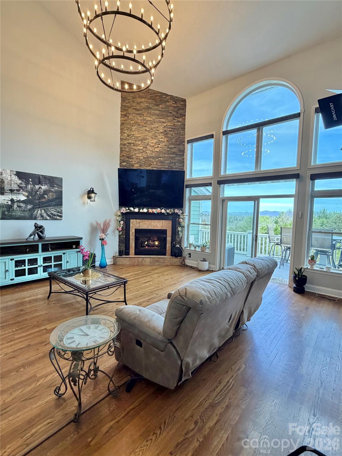 5 Gemini Heights — Weaverville