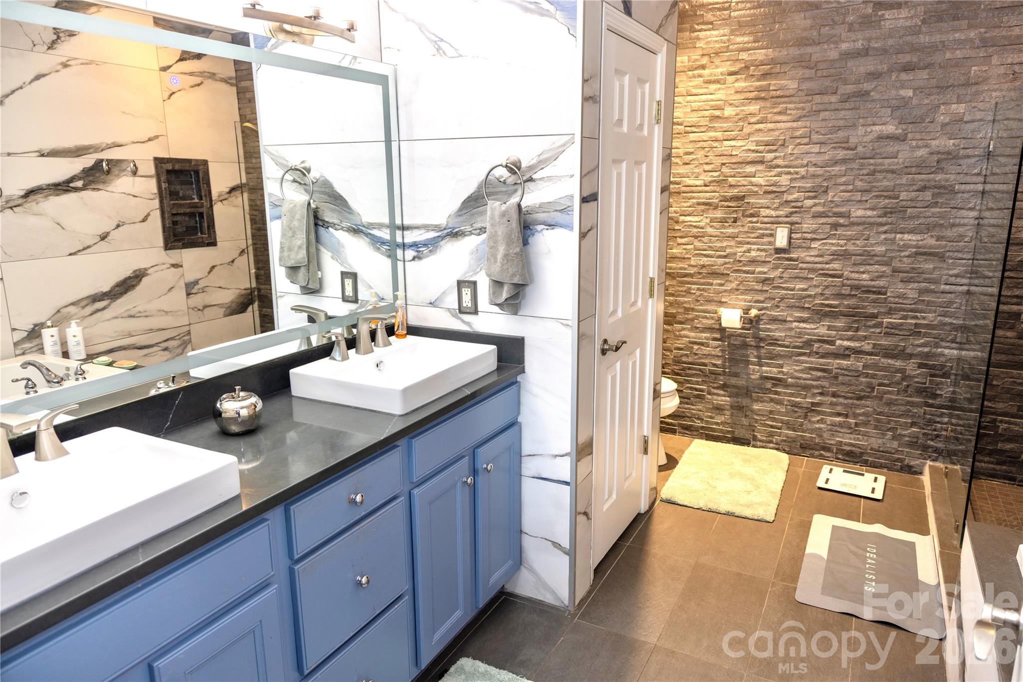 5 Gemini Heights — Weaverville