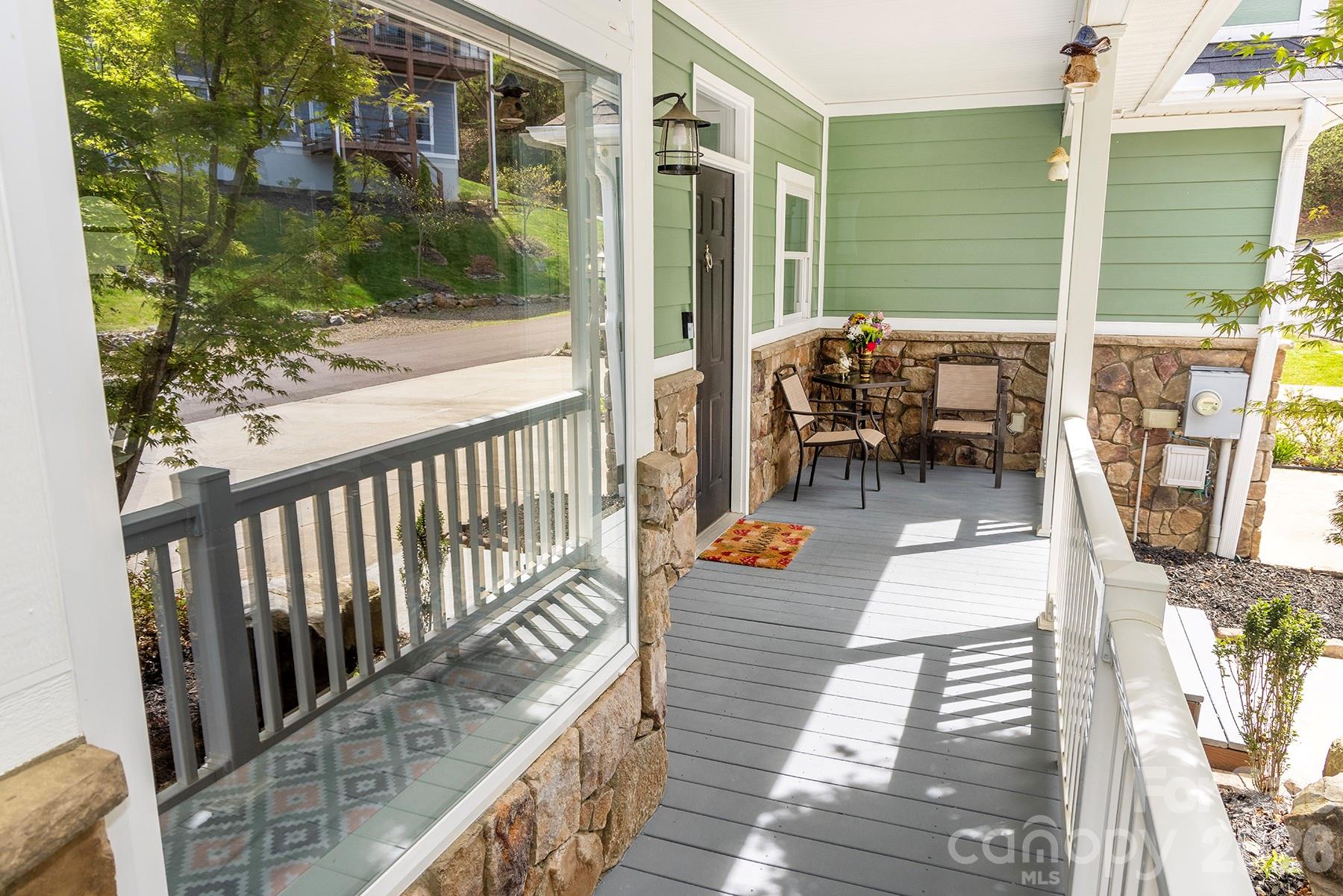 5 Gemini Heights — Weaverville