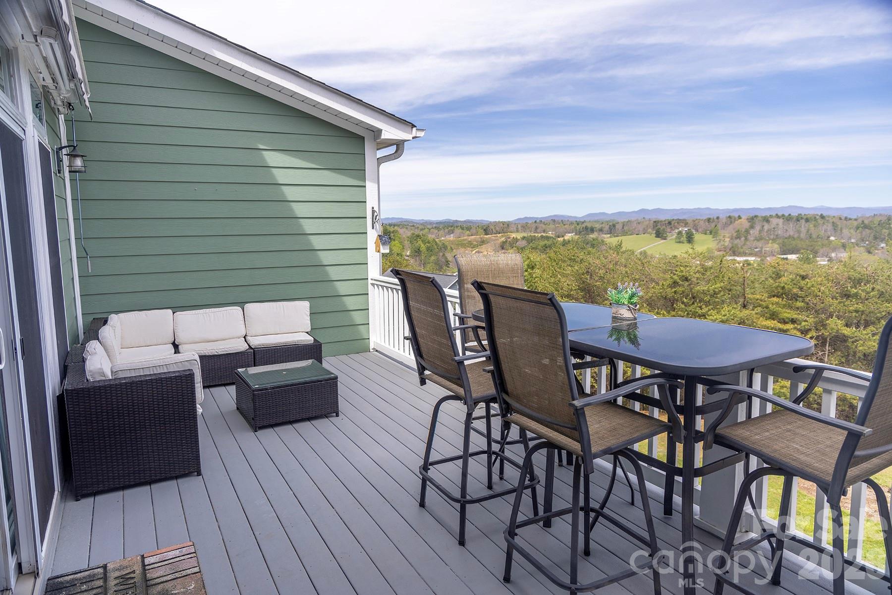 5 Gemini Heights — Weaverville