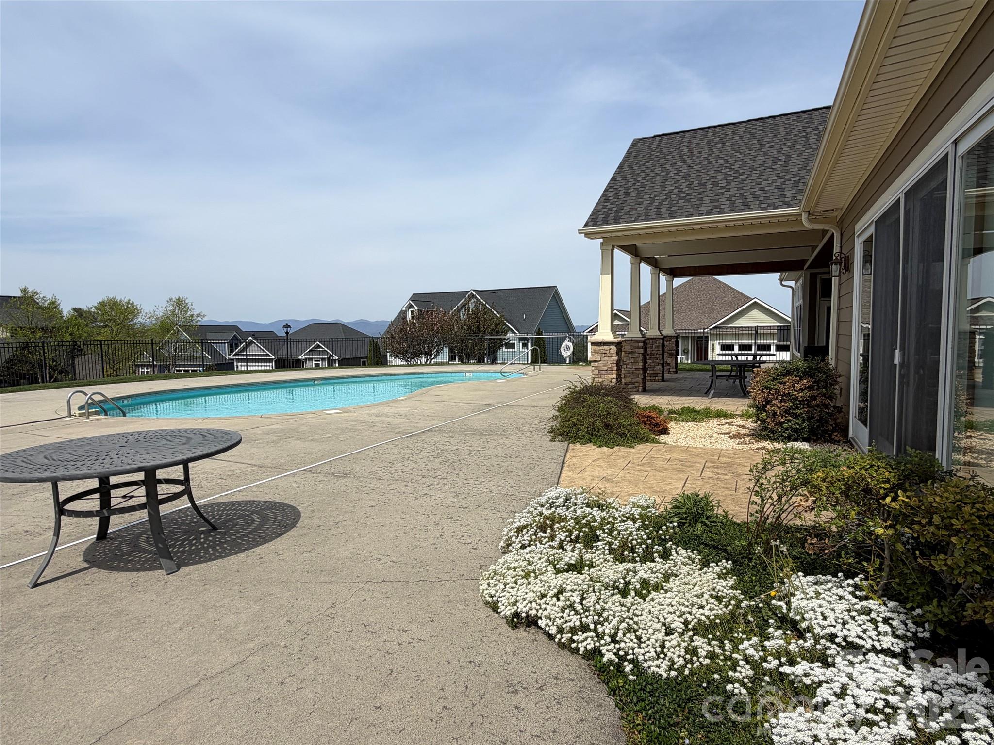 5 Gemini Heights — Weaverville