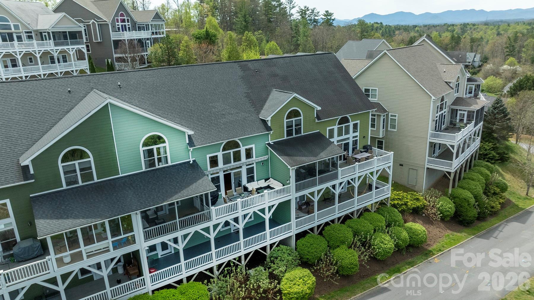 5 Gemini Heights — Weaverville