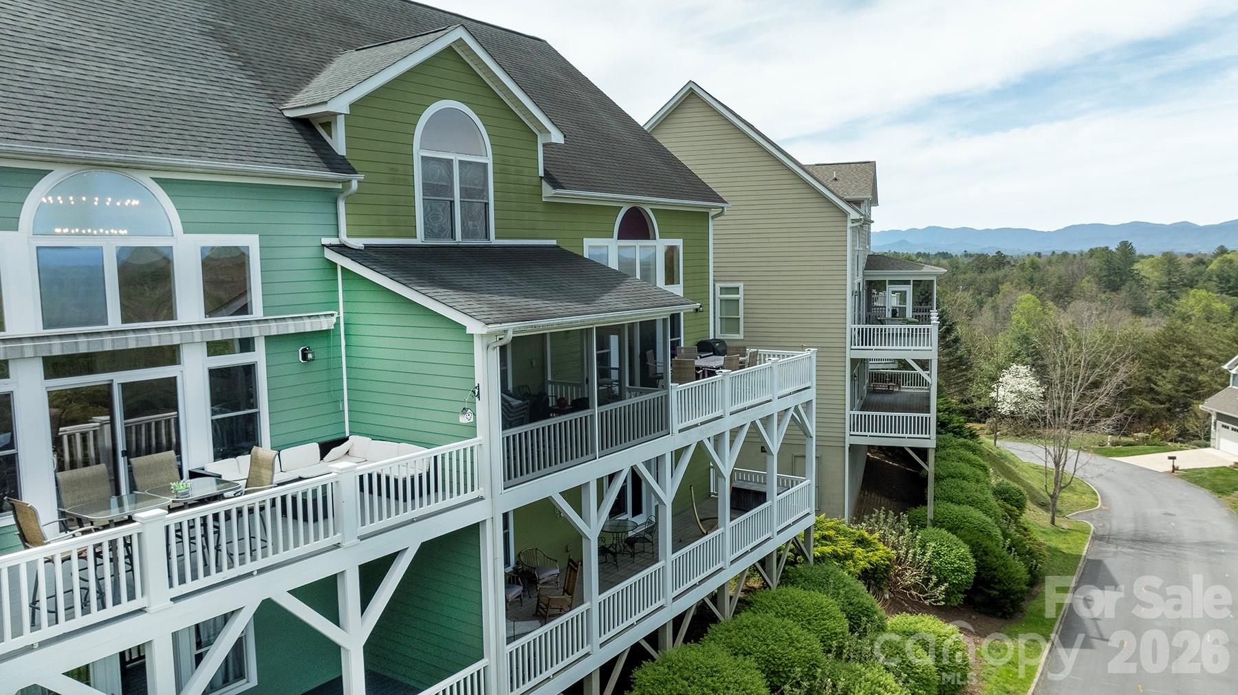 5 Gemini Heights — Weaverville