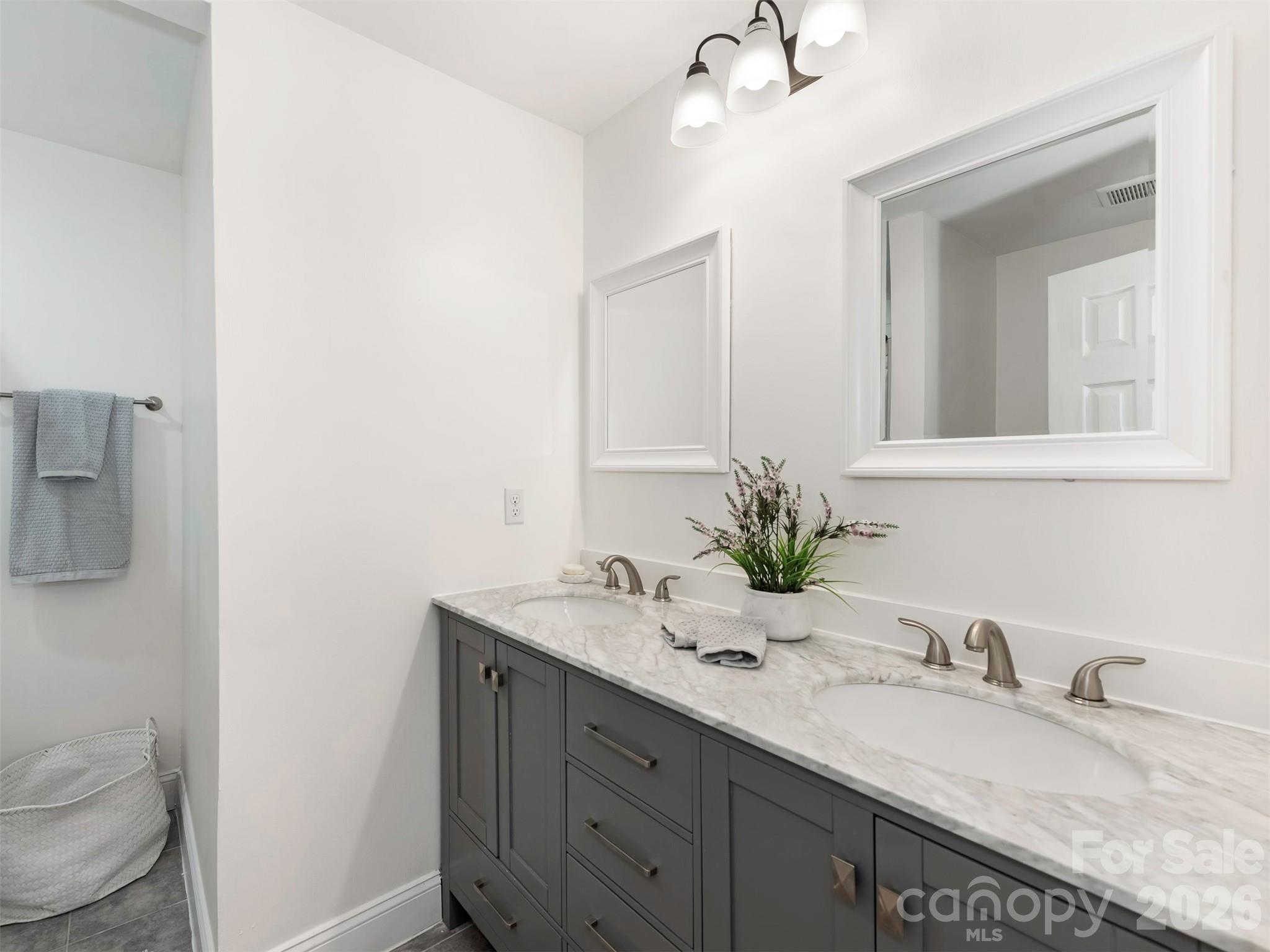 4014 Fieldcrest Road — Charlotte