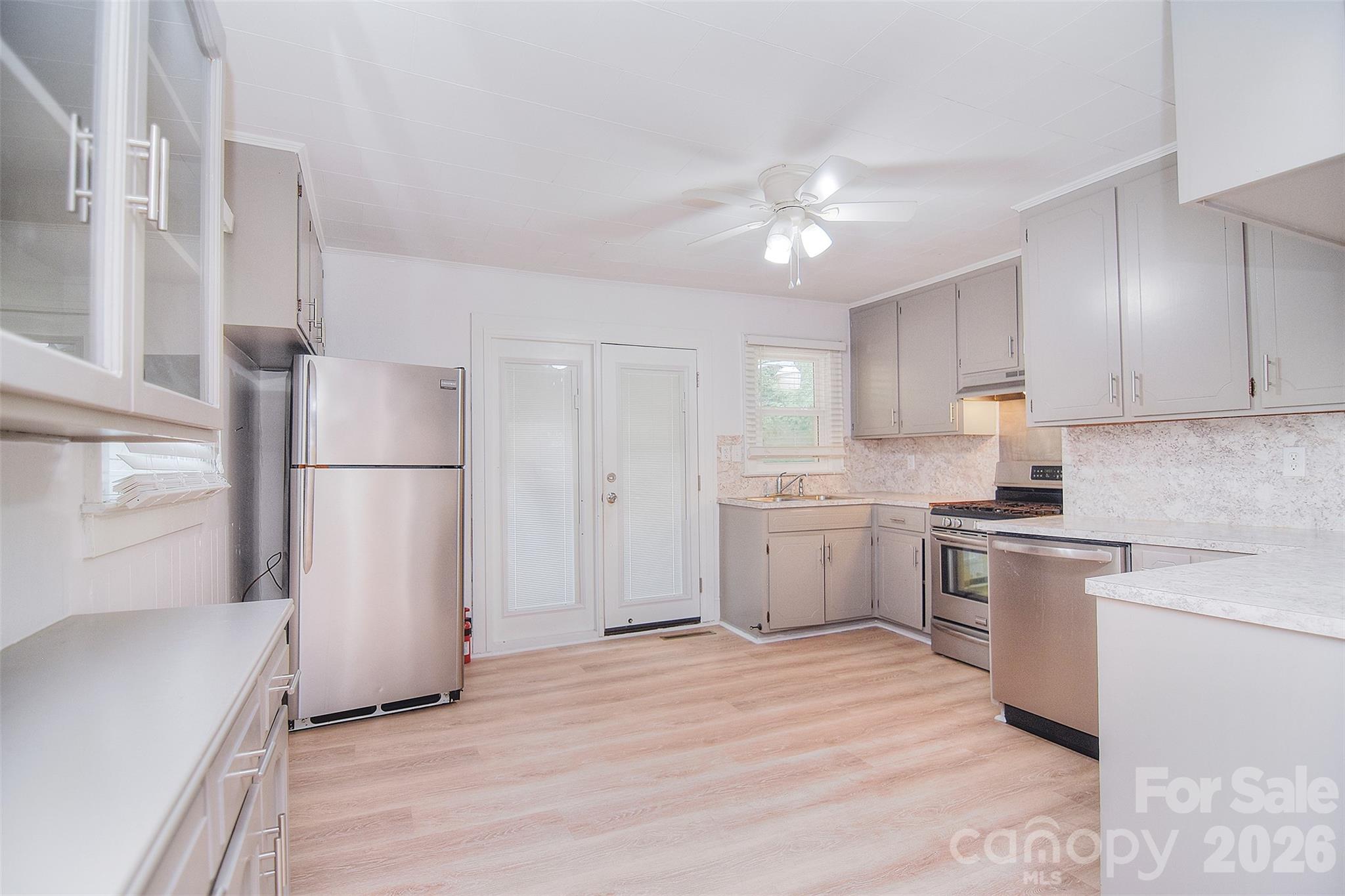 135 Oak Grove Road — Statesville