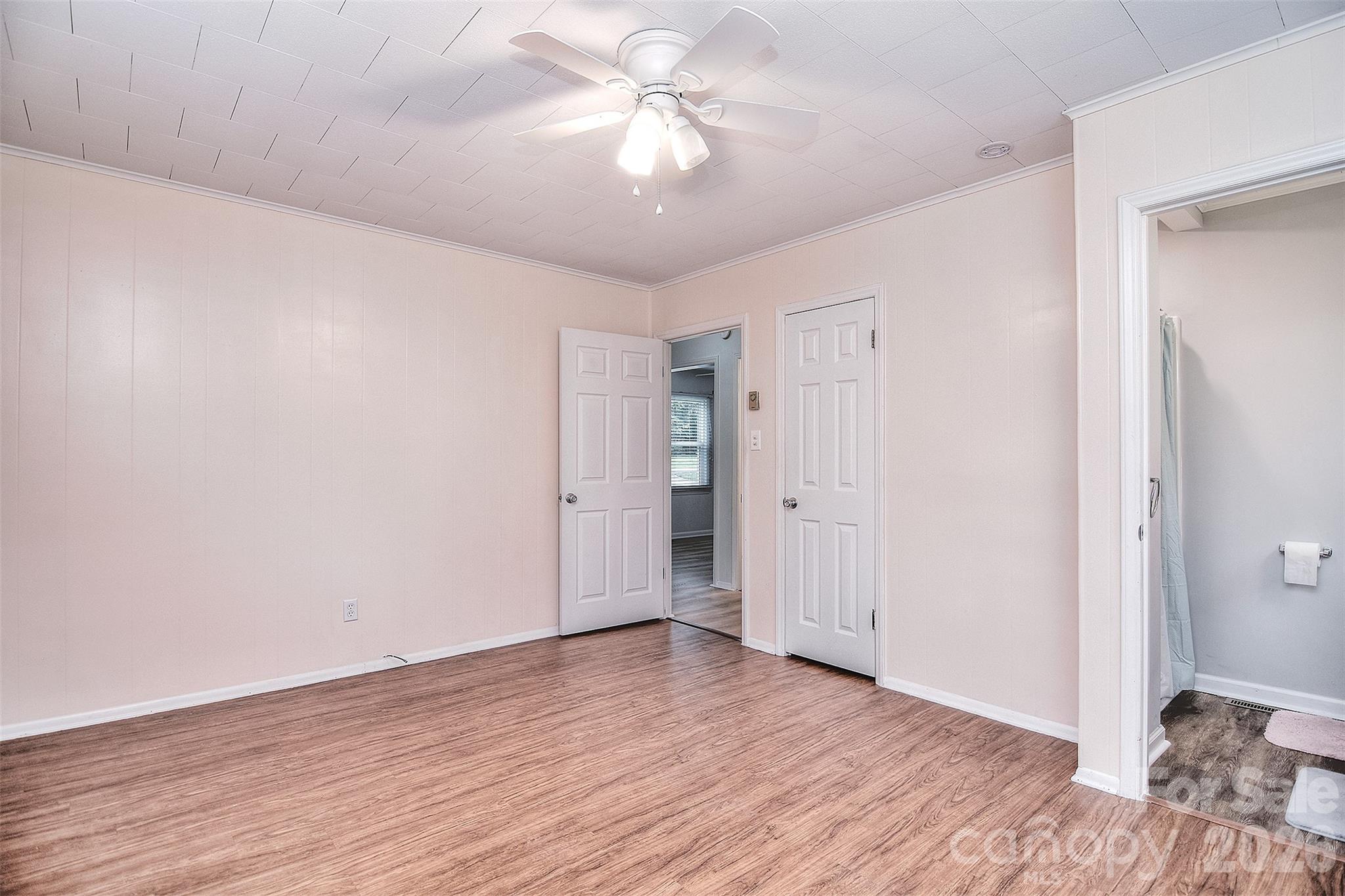135 Oak Grove Road — Statesville