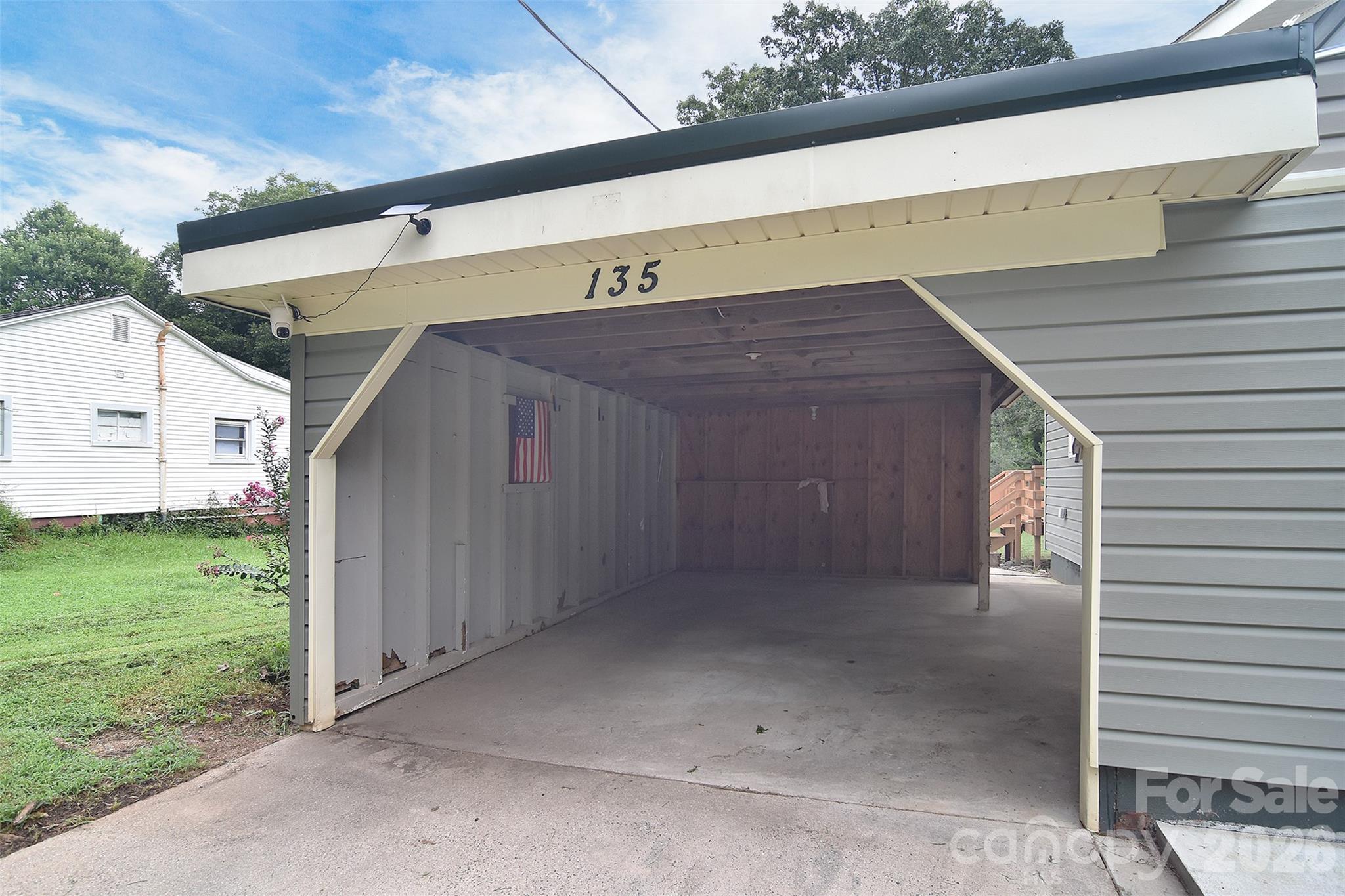 135 Oak Grove Road — Statesville