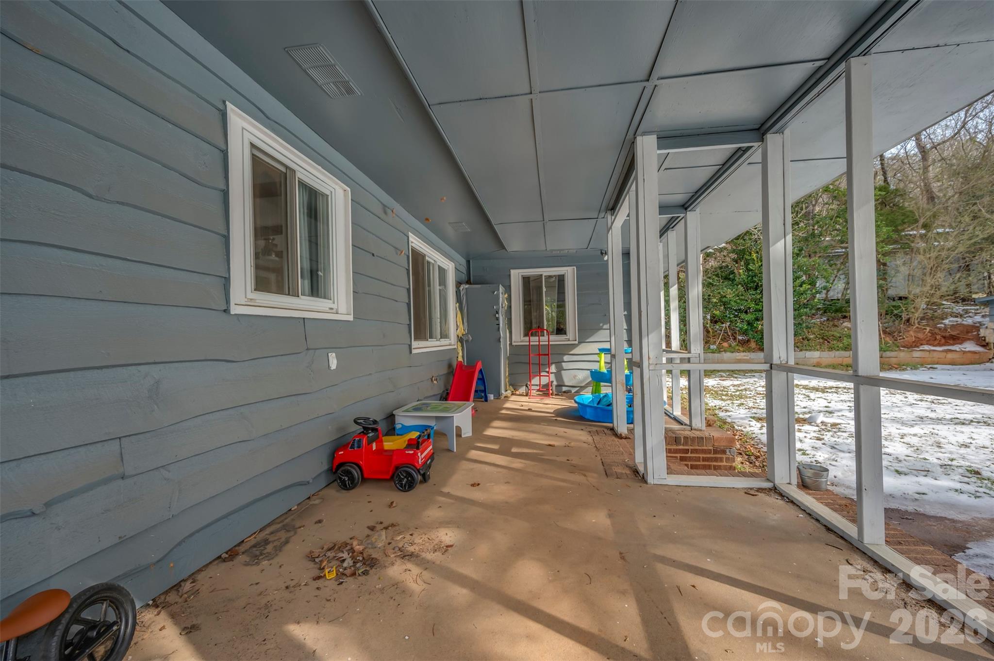 1685 Lynn Road — Columbus