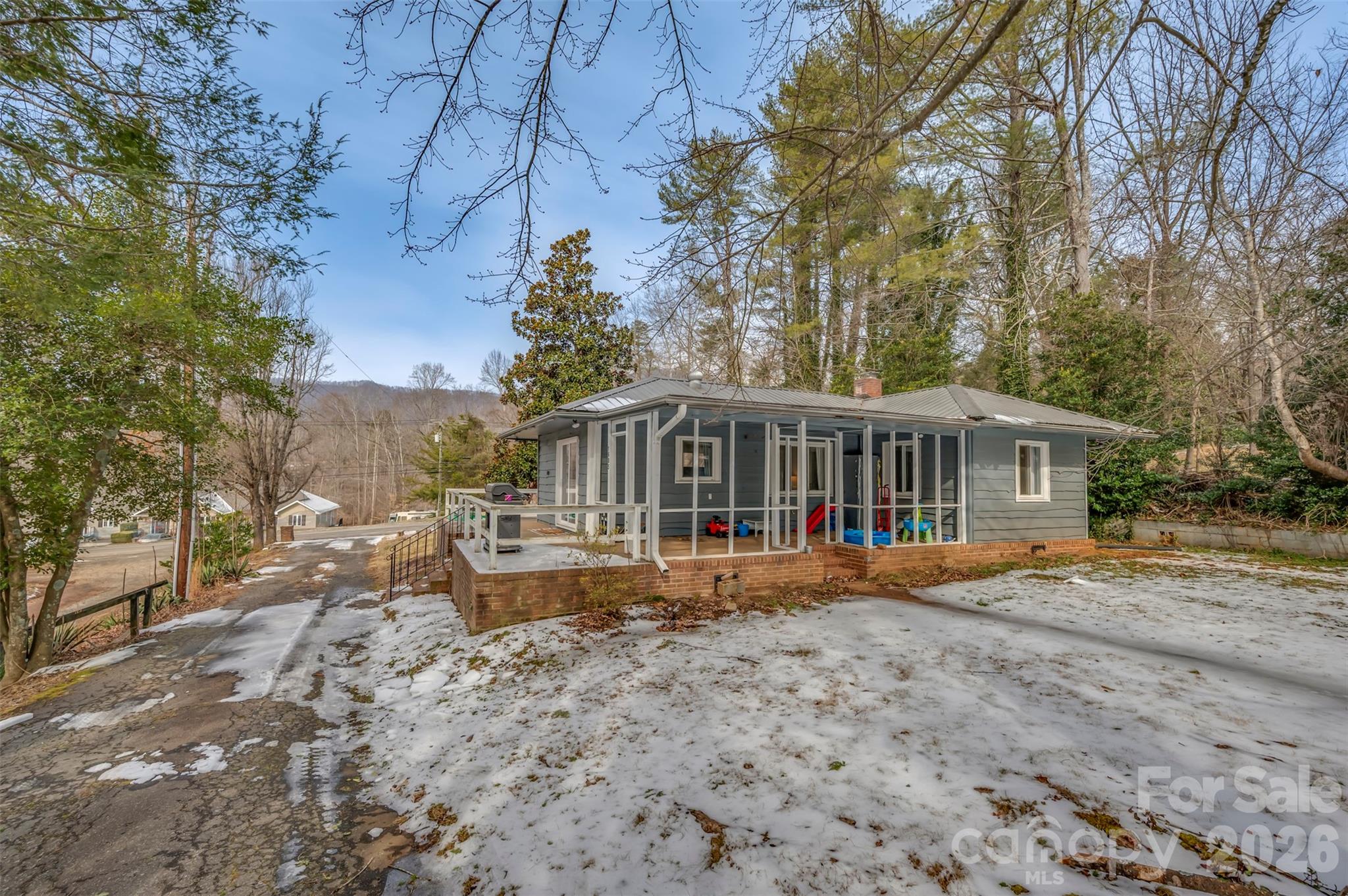 1685 Lynn Road — Columbus