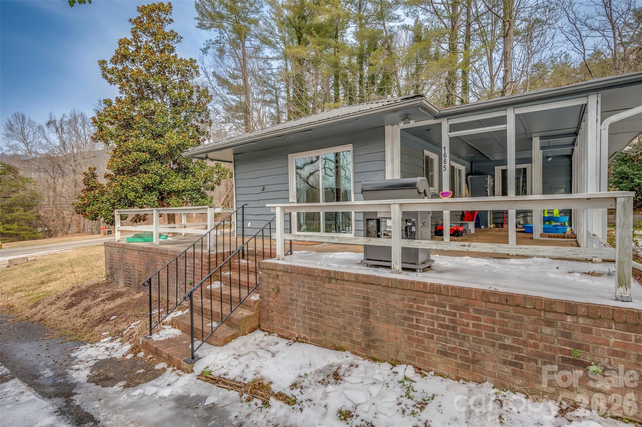 1685 Lynn Road — Columbus