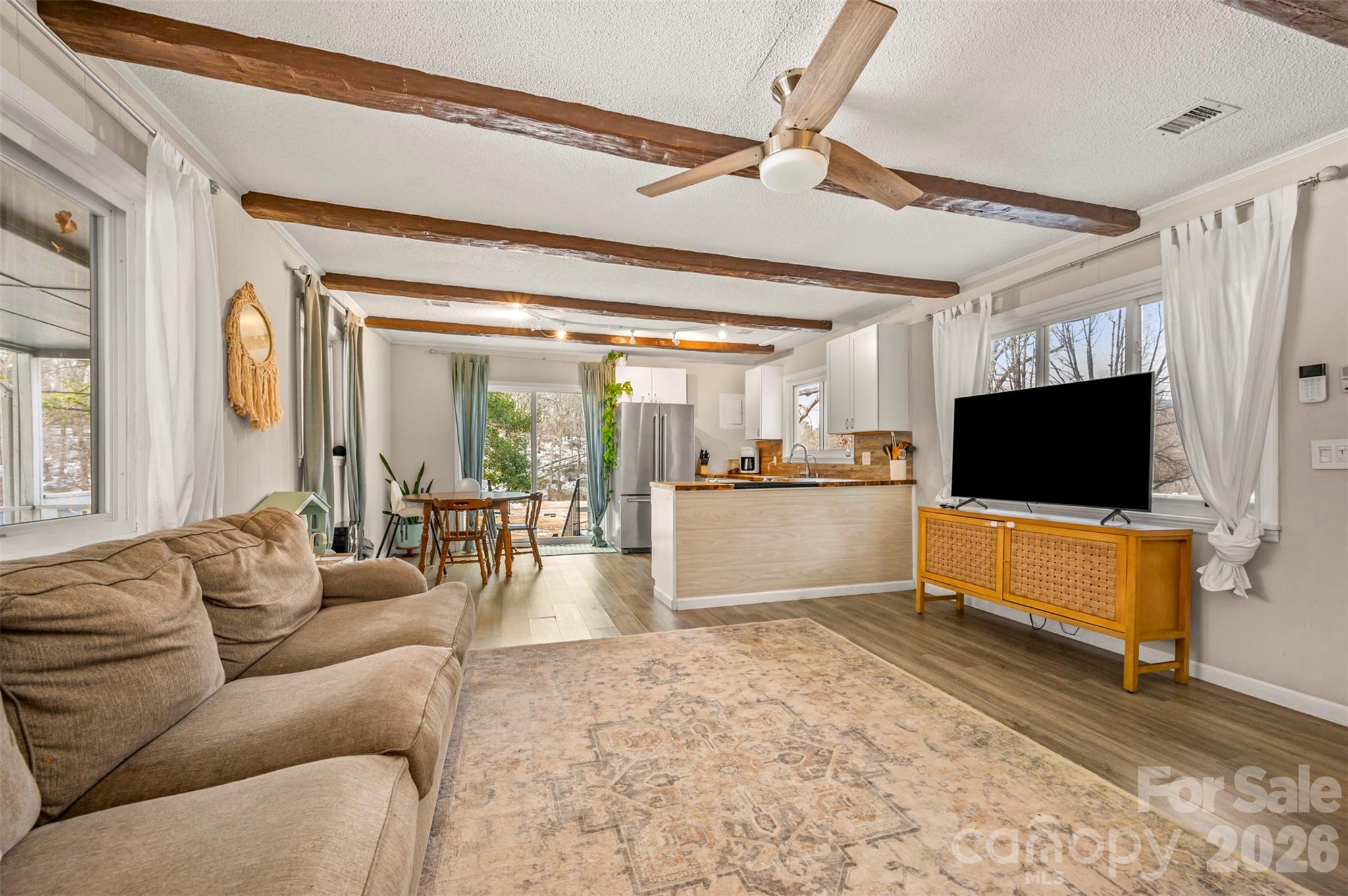 1685 Lynn Road — Columbus
